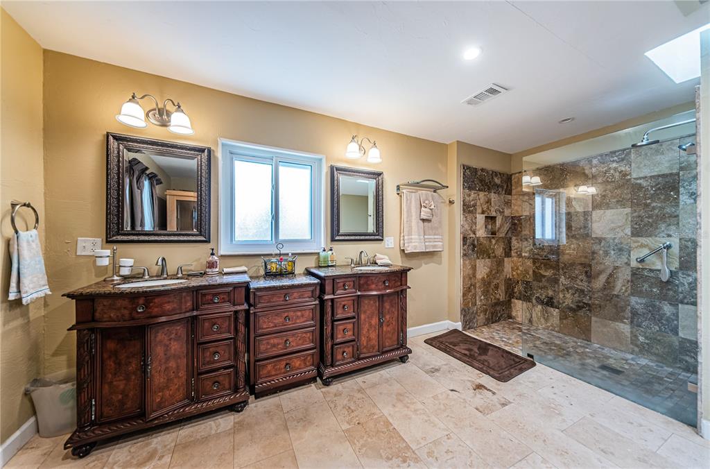 St Petersburg, Florida, 33710, United States, 4 Bedrooms Bedrooms, ,4 BathroomsBathrooms,Residential,For Sale,1826859