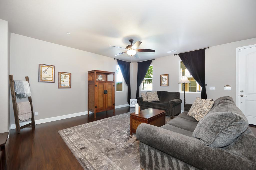 Folsom, California, 95630, United States, 2 Bedrooms Bedrooms, ,3 BathroomsBathrooms,Residential,For Sale,1917573