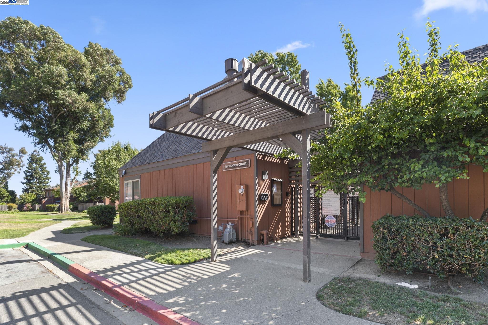 Fremont, California, 94536, United States, 3 Bedrooms Bedrooms, ,2 BathroomsBathrooms,Residential,For Sale,1906498