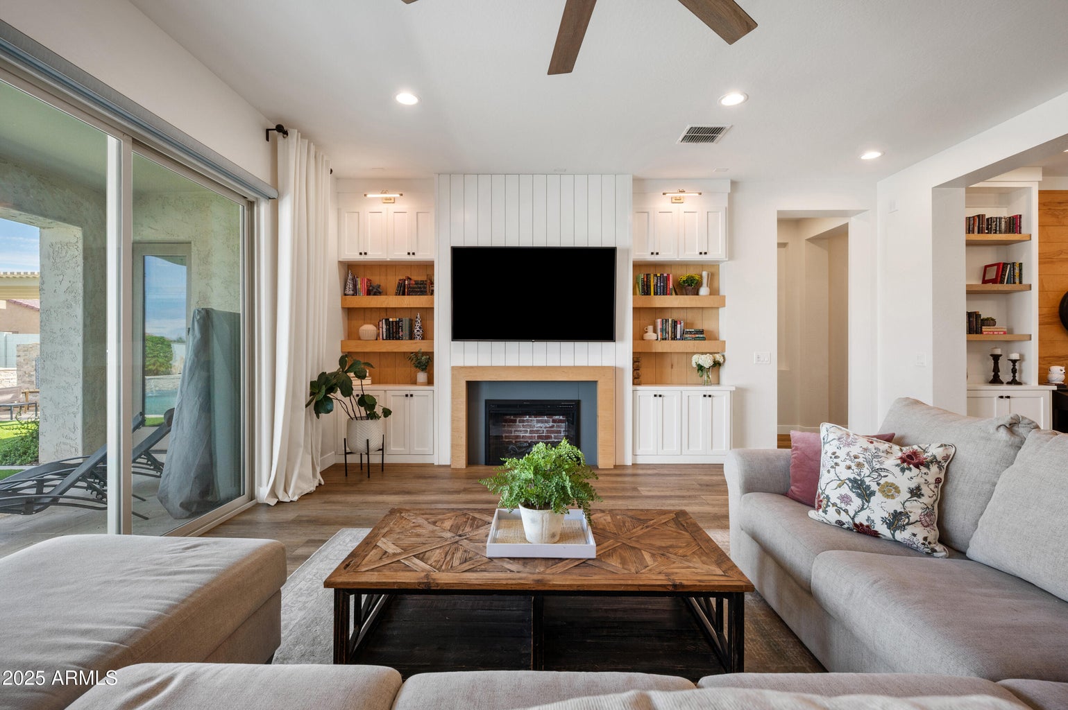 Mesa, Arizona, 85212, United States, 5 Bedrooms Bedrooms, ,5 BathroomsBathrooms,Residential,For Sale,1981050