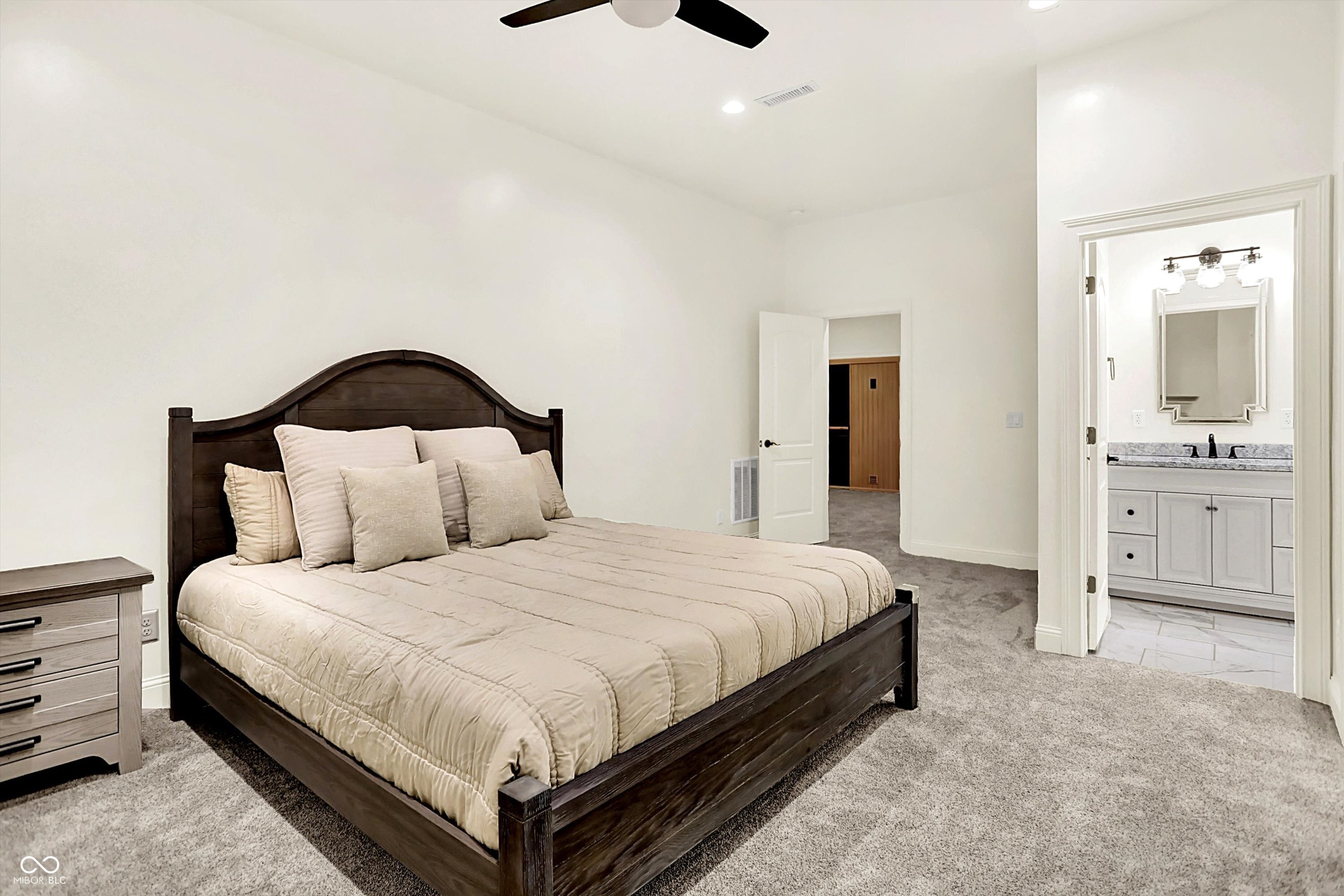 Noblesville, Indiana, 46062, United States, 6 Bedrooms Bedrooms, ,9 BathroomsBathrooms,Residential,For Sale,1979033