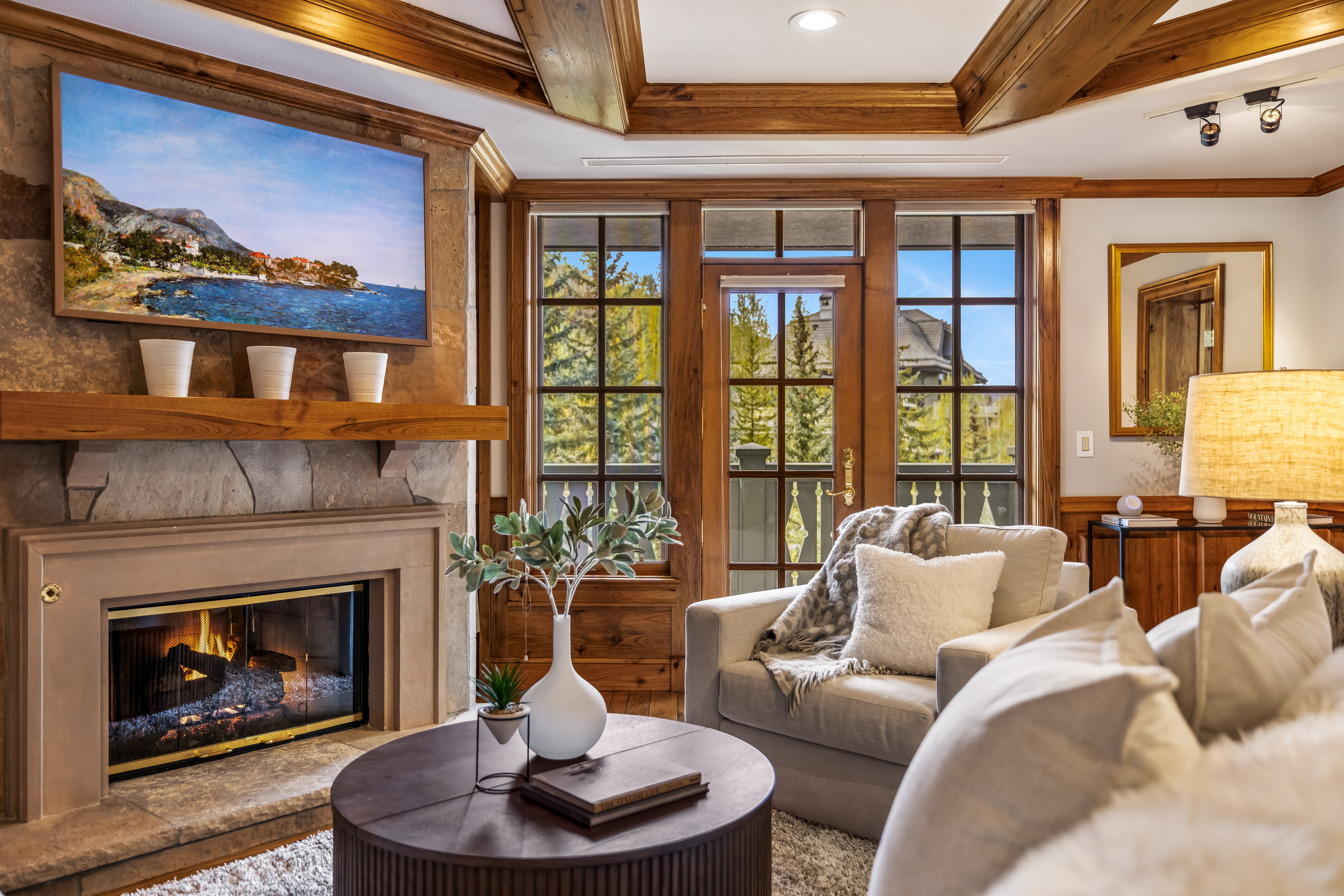  Beaver Creek 2-bedroom retreat with soft alpine light drifting in - 物件實景