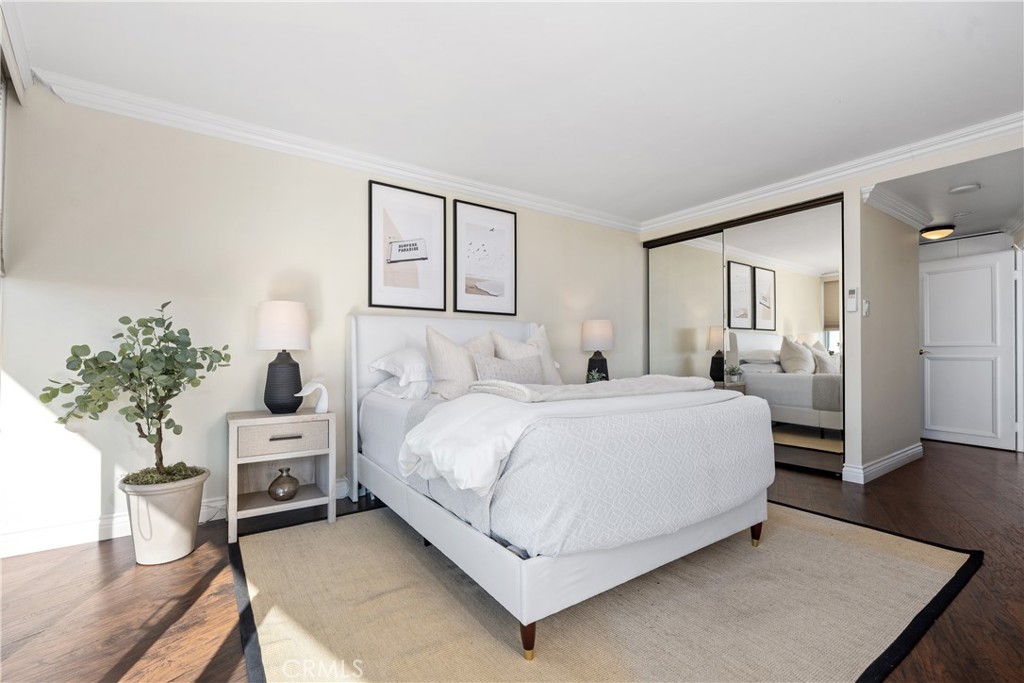 Long Beach, California, 90802, United States, 3 Bedrooms Bedrooms, ,2 BathroomsBathrooms,Residential,For Sale,1989203