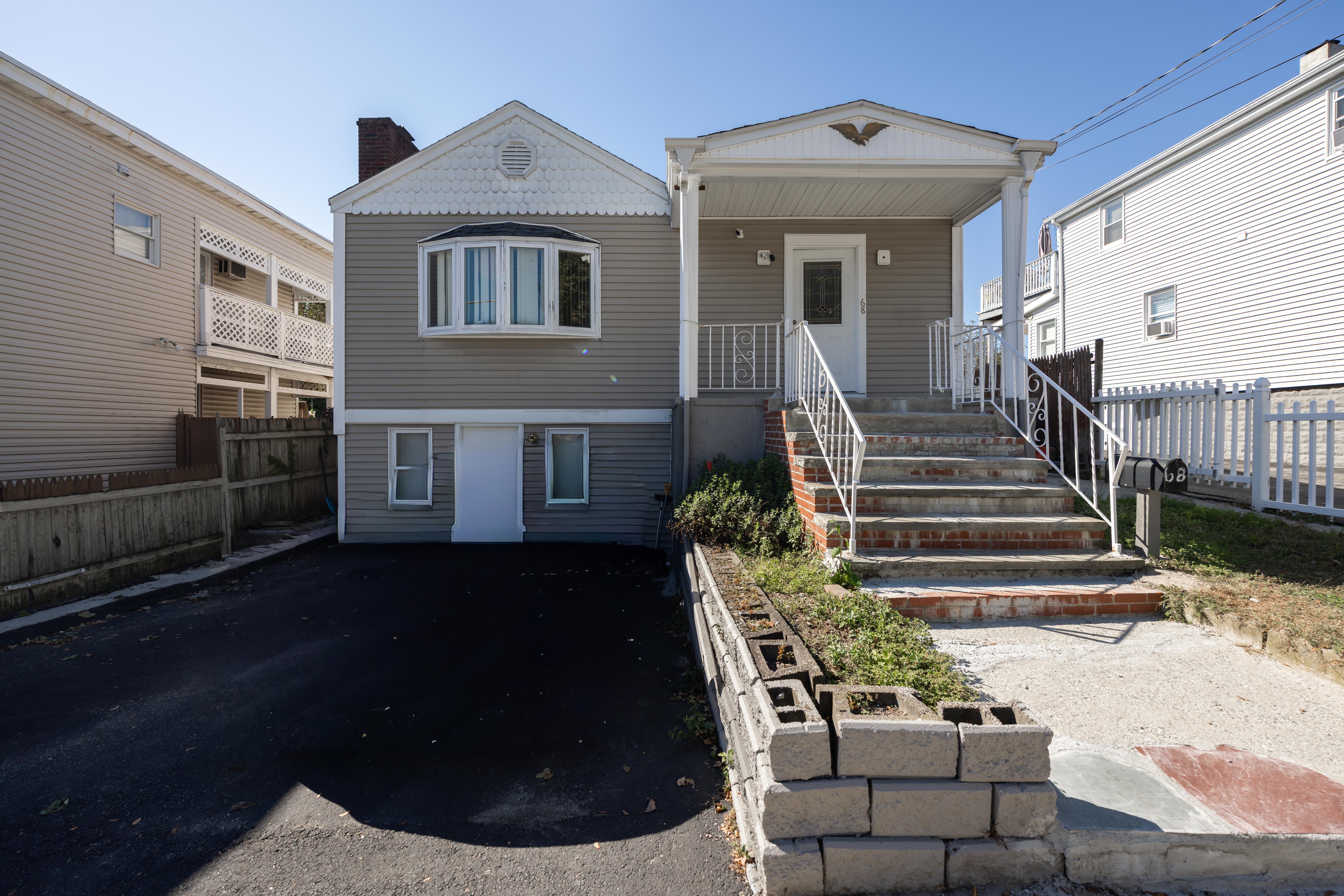 Chelsea, Massachusetts, 02150, United States, 5 Bedrooms Bedrooms, ,2 BathroomsBathrooms,Residential,For Sale,1983279