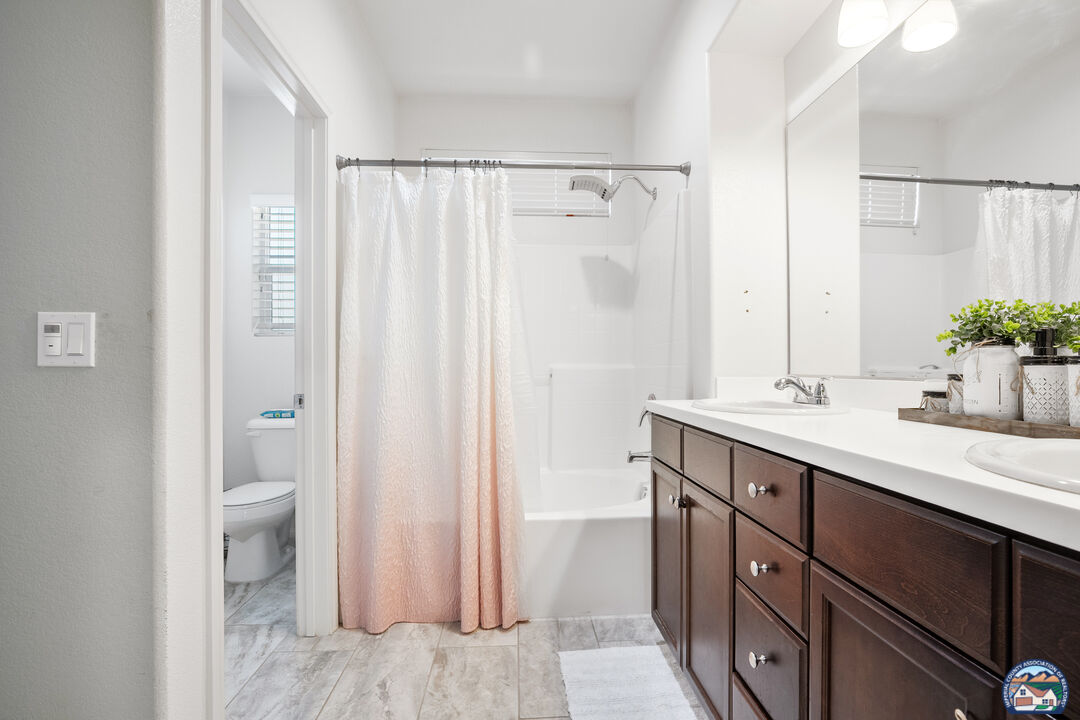 Imperial, California, 92251, United States, 4 Bedrooms Bedrooms, ,2 BathroomsBathrooms,Residential,For Sale,1969565