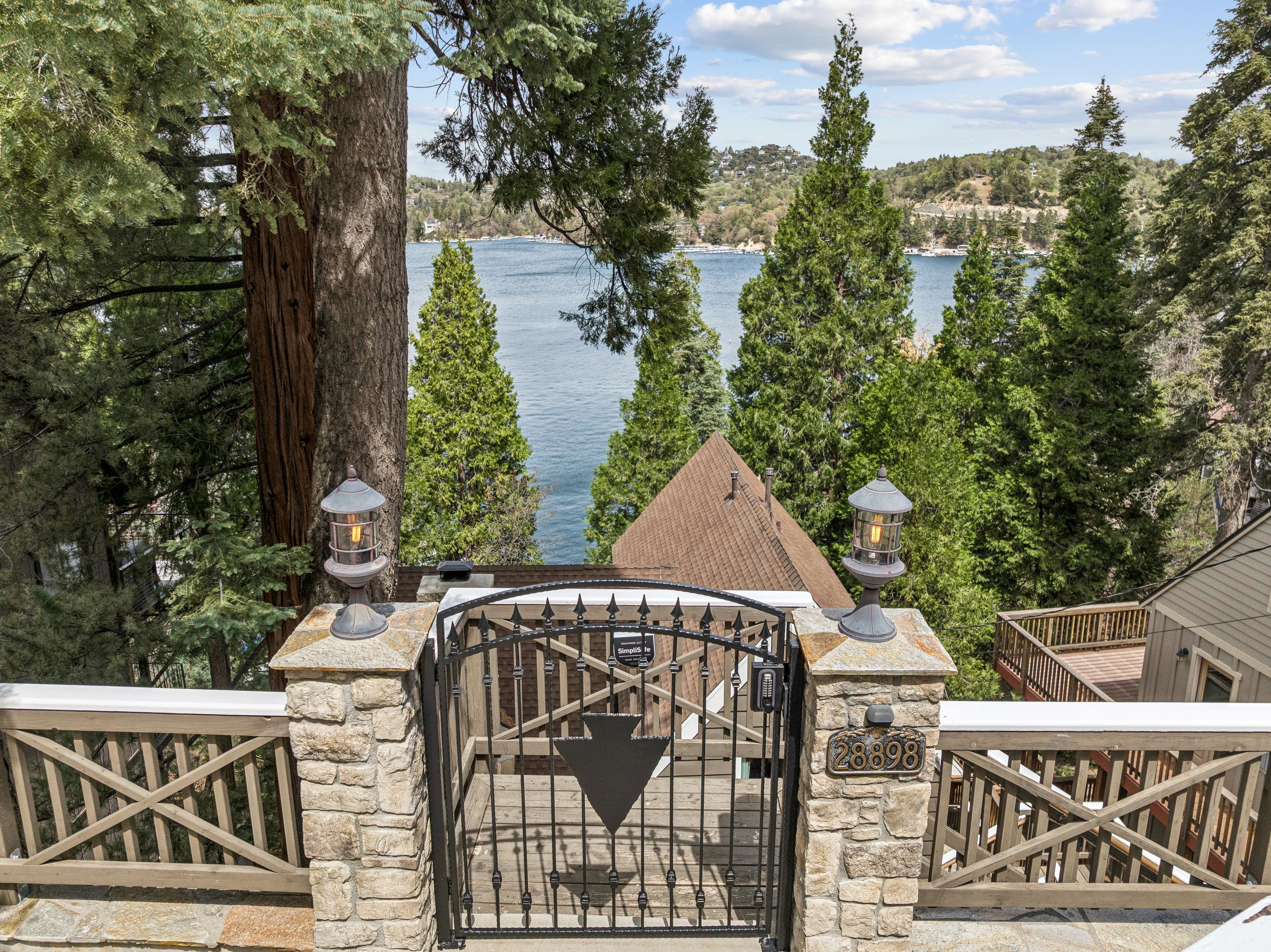  28898 Palisades Drive, Lake Arrowhead, CA 92352 - 物件實景