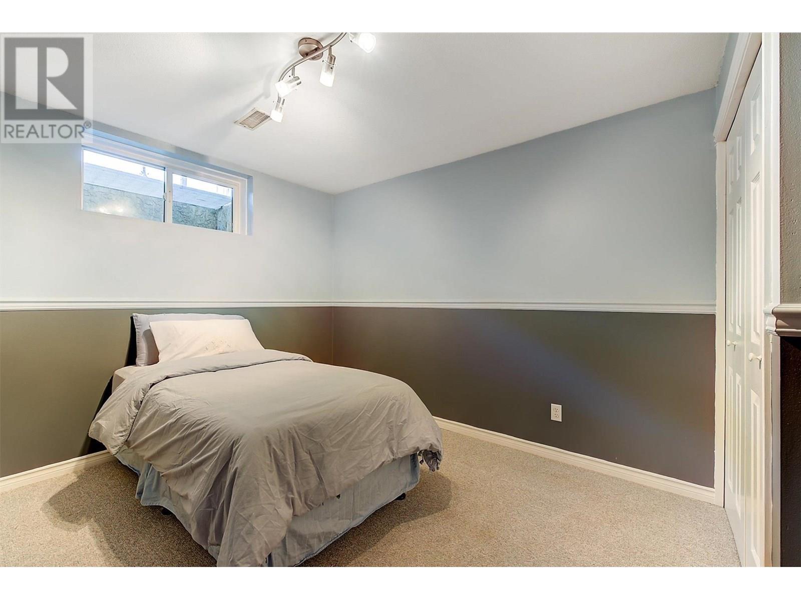 KELOWNA, British Columbia, V1V 2G6, CA, 5 Bedrooms Bedrooms, ,4 BathroomsBathrooms,Residential,For Sale,1838438