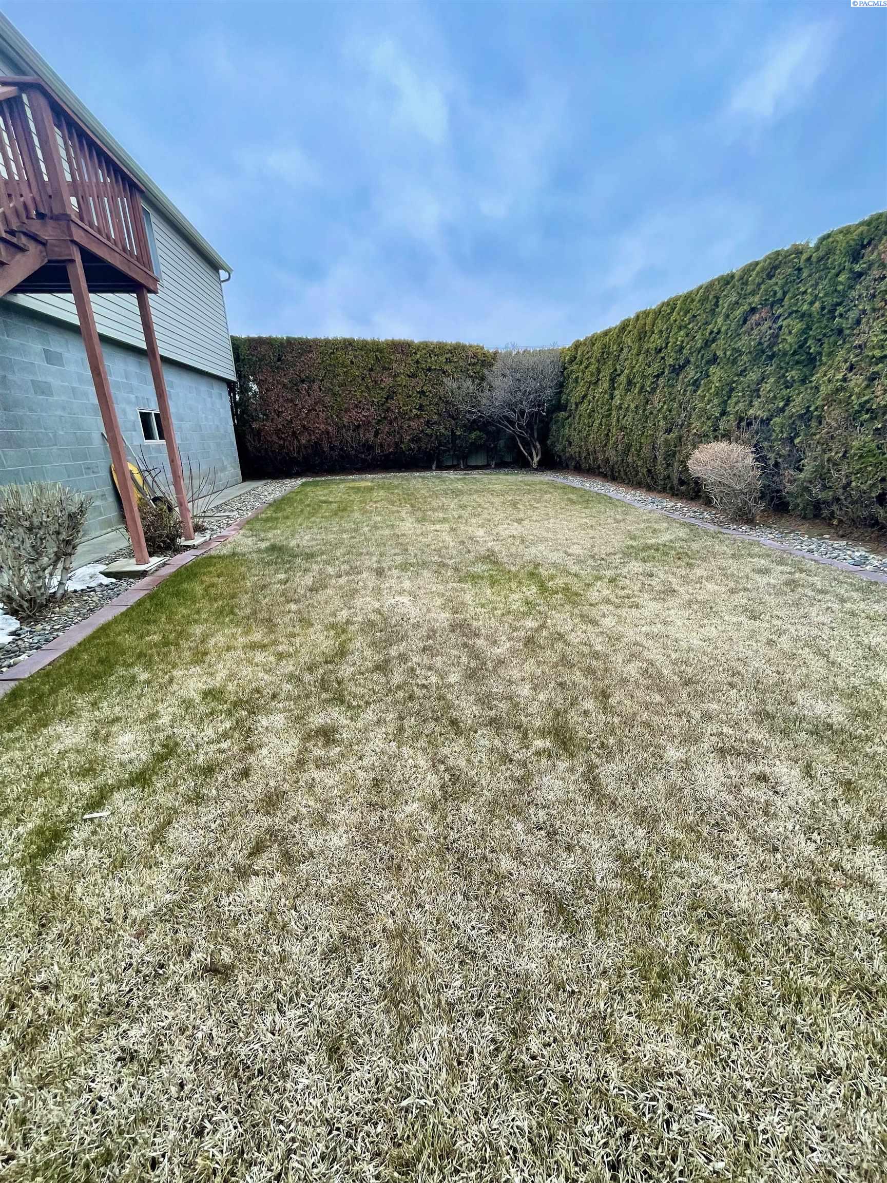 Grandview, Washington, 98930, United States, 5 Bedrooms Bedrooms, ,1 BathroomBathrooms,Residential,For Sale,1828538