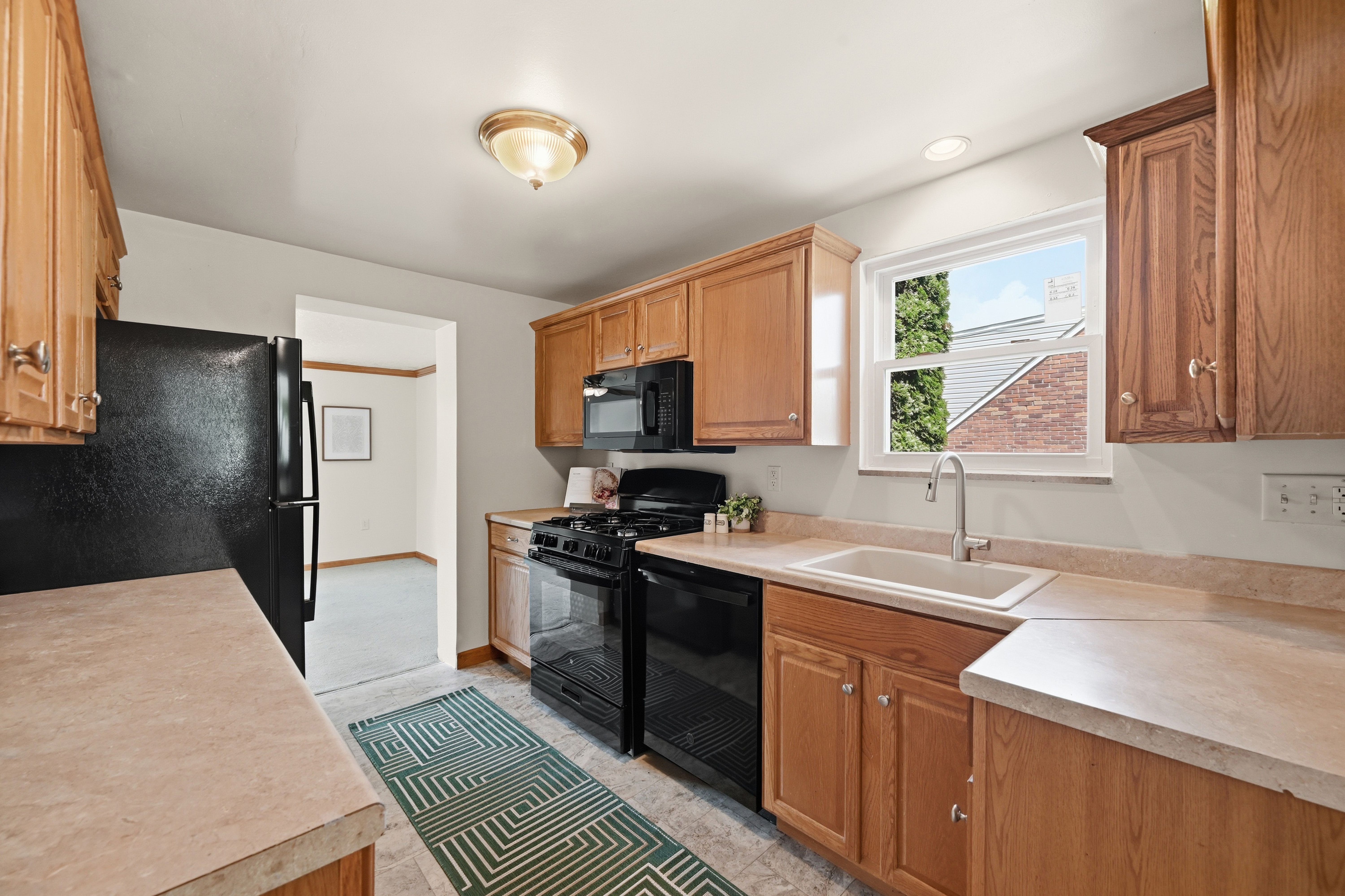  73 Clifford Drive, Pittsburgh, PA 15220 - 物件實景