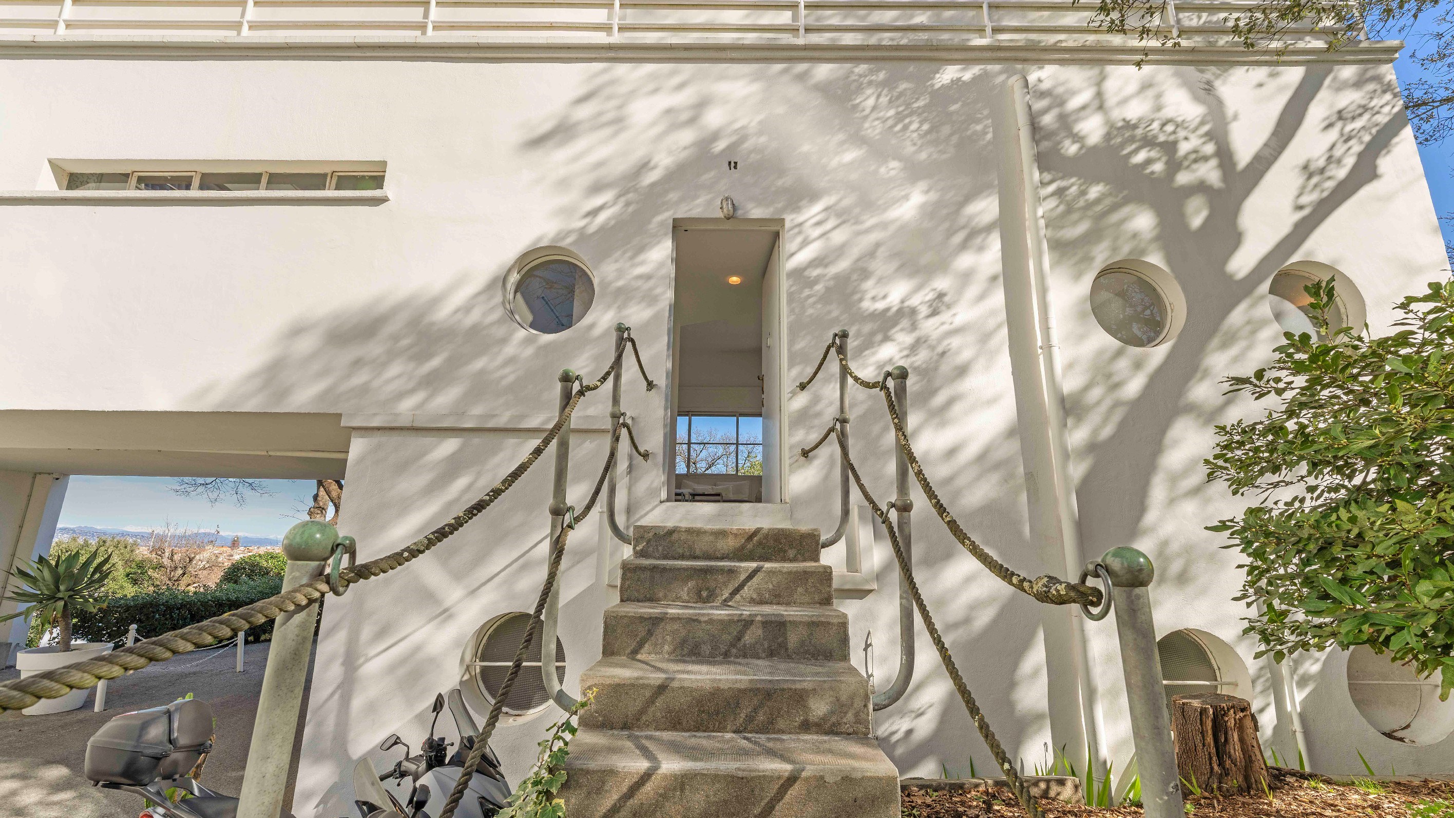  Palais Latitude 43, rare apartment for sale in Saint-Tropez with terrace and pa… - 物件實景