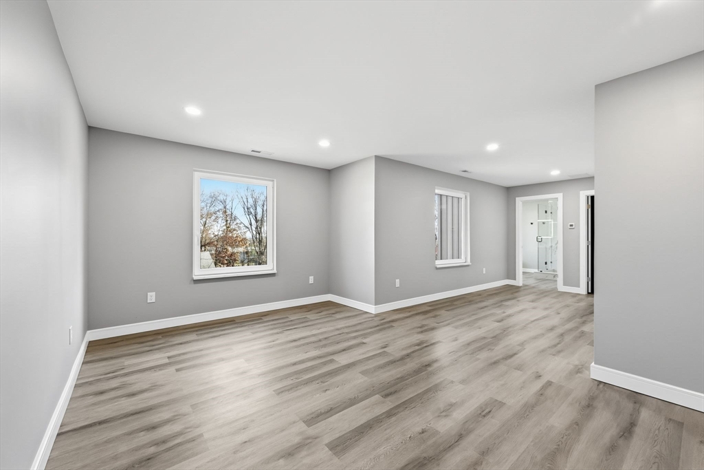 Holyoke, Massachusetts, 01040, United States, 3 Bedrooms Bedrooms, ,3 BathroomsBathrooms,Residential,For Sale,2003415