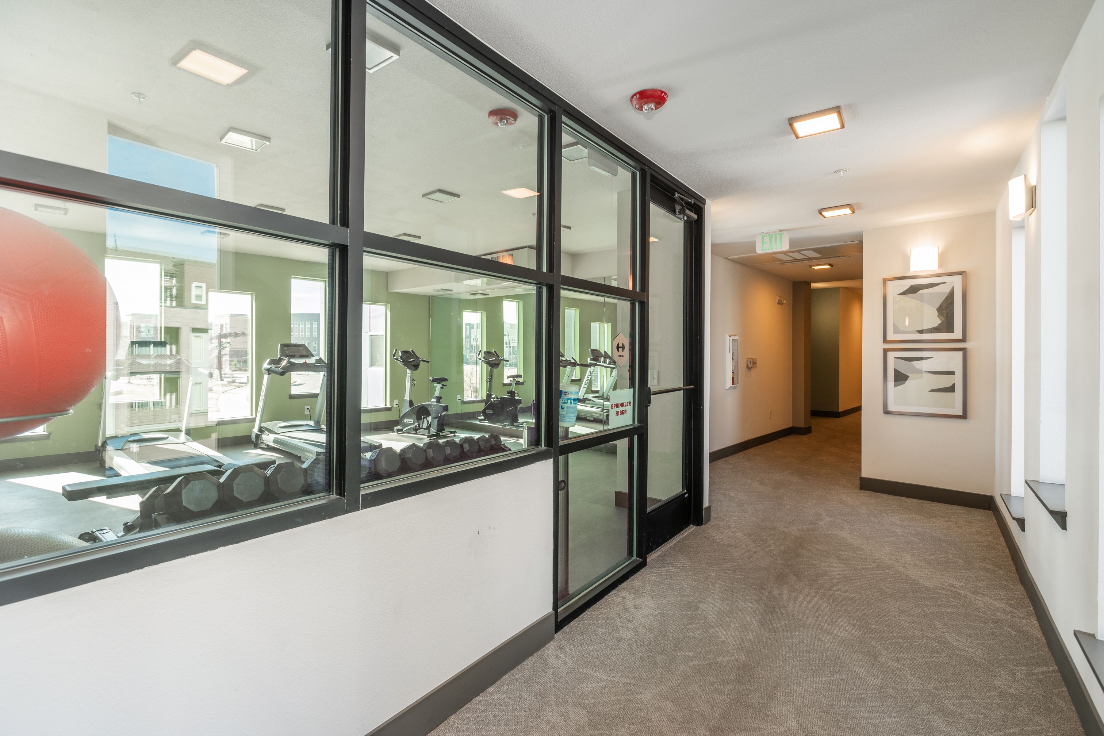  This Stunning Fremont Place Condo Offers the Best Value in the Community - 物件實景