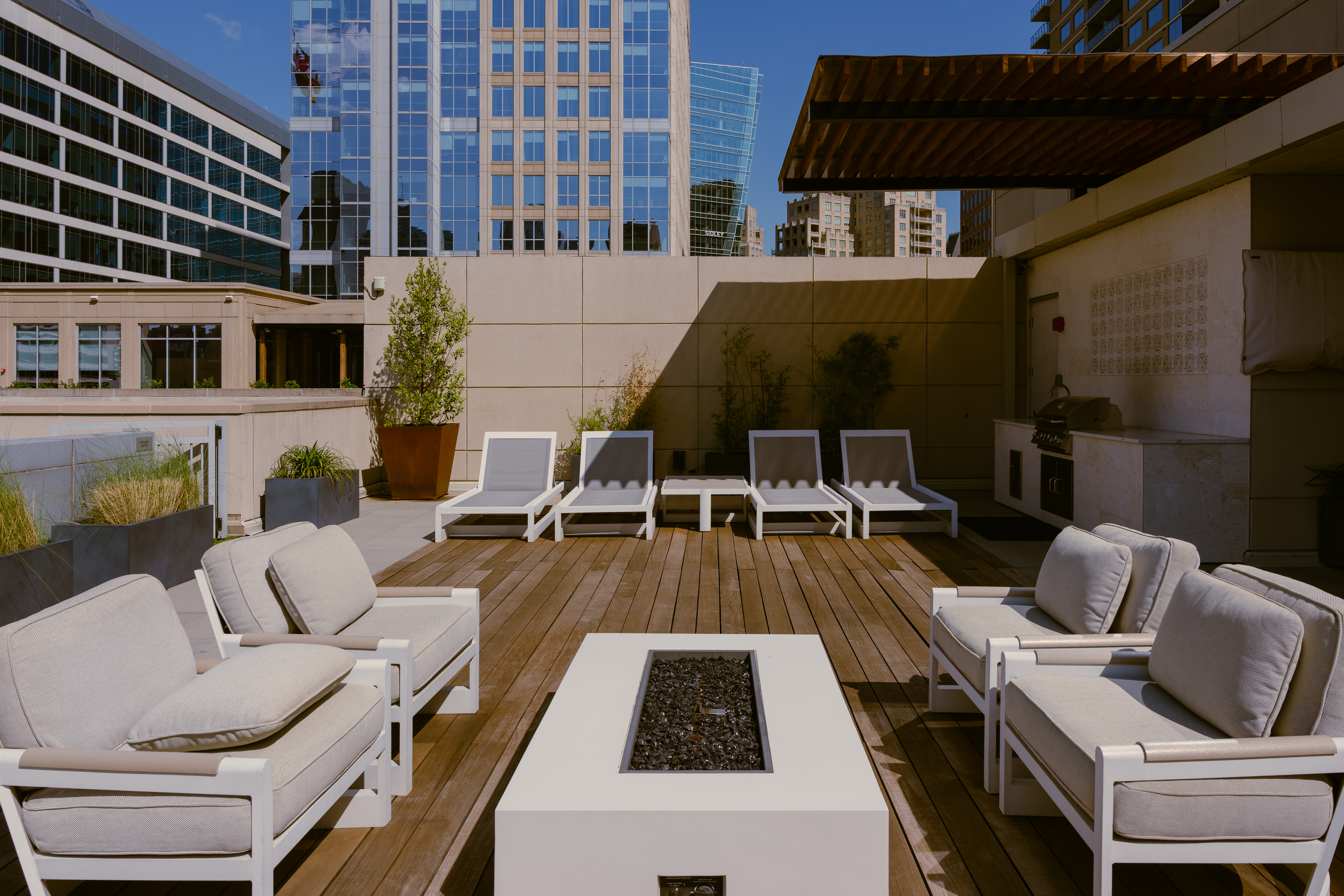  A Private, Contemporary Retreat with Unmatched Walkability - 物件實景