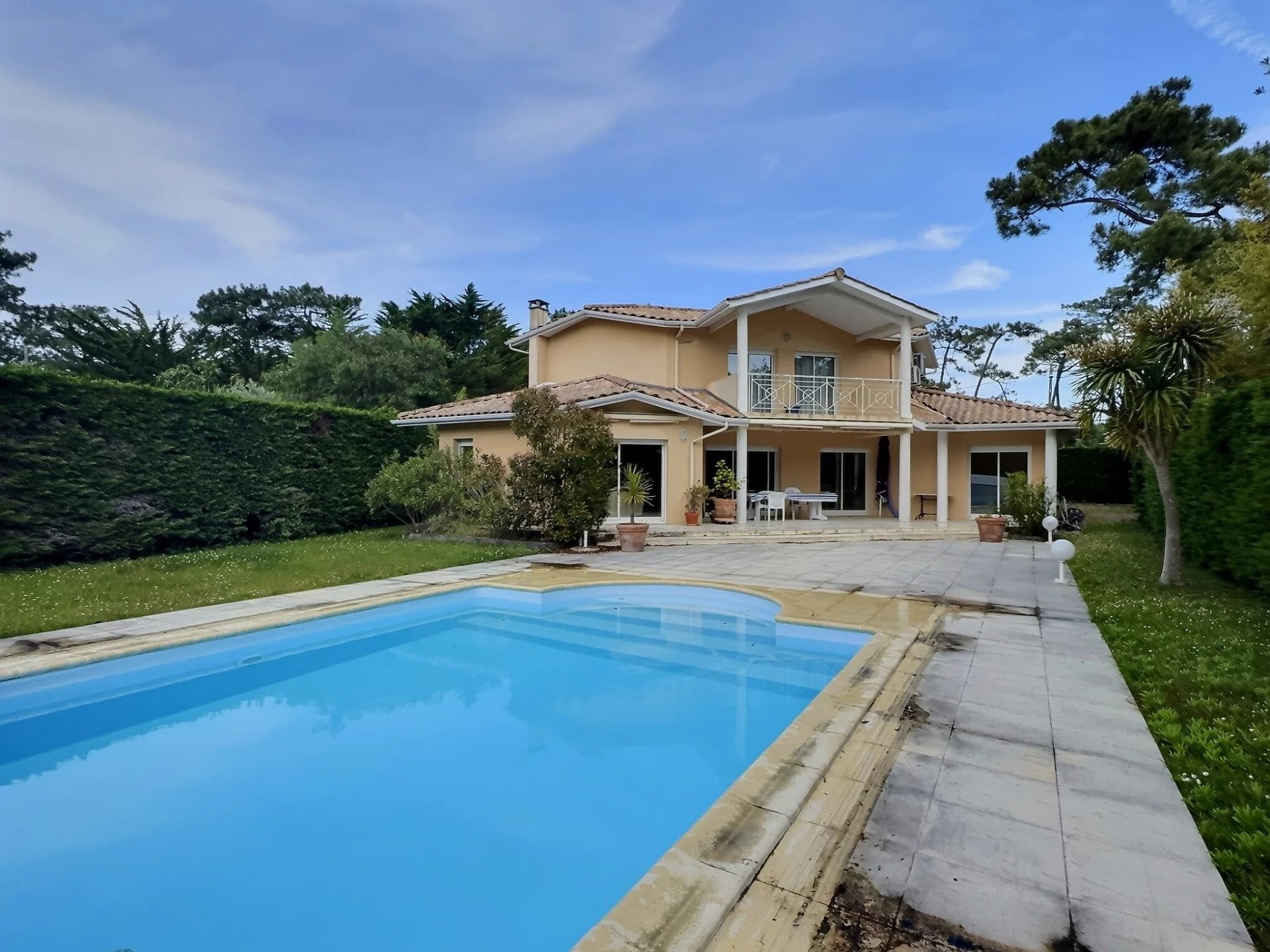 Lège-Cap-Ferret, New Aquitaine, 33950, FR, 5 Bedrooms Bedrooms, ,3 BathroomsBathrooms,Residential,For Sale,1817598