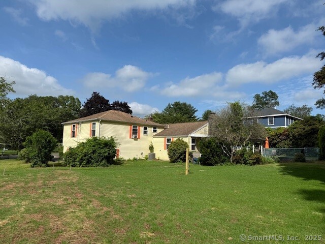 Orange, Connecticut, 06477, United States, 2 Bedrooms Bedrooms, ,2 BathroomsBathrooms,Residential,For Sale,1867599