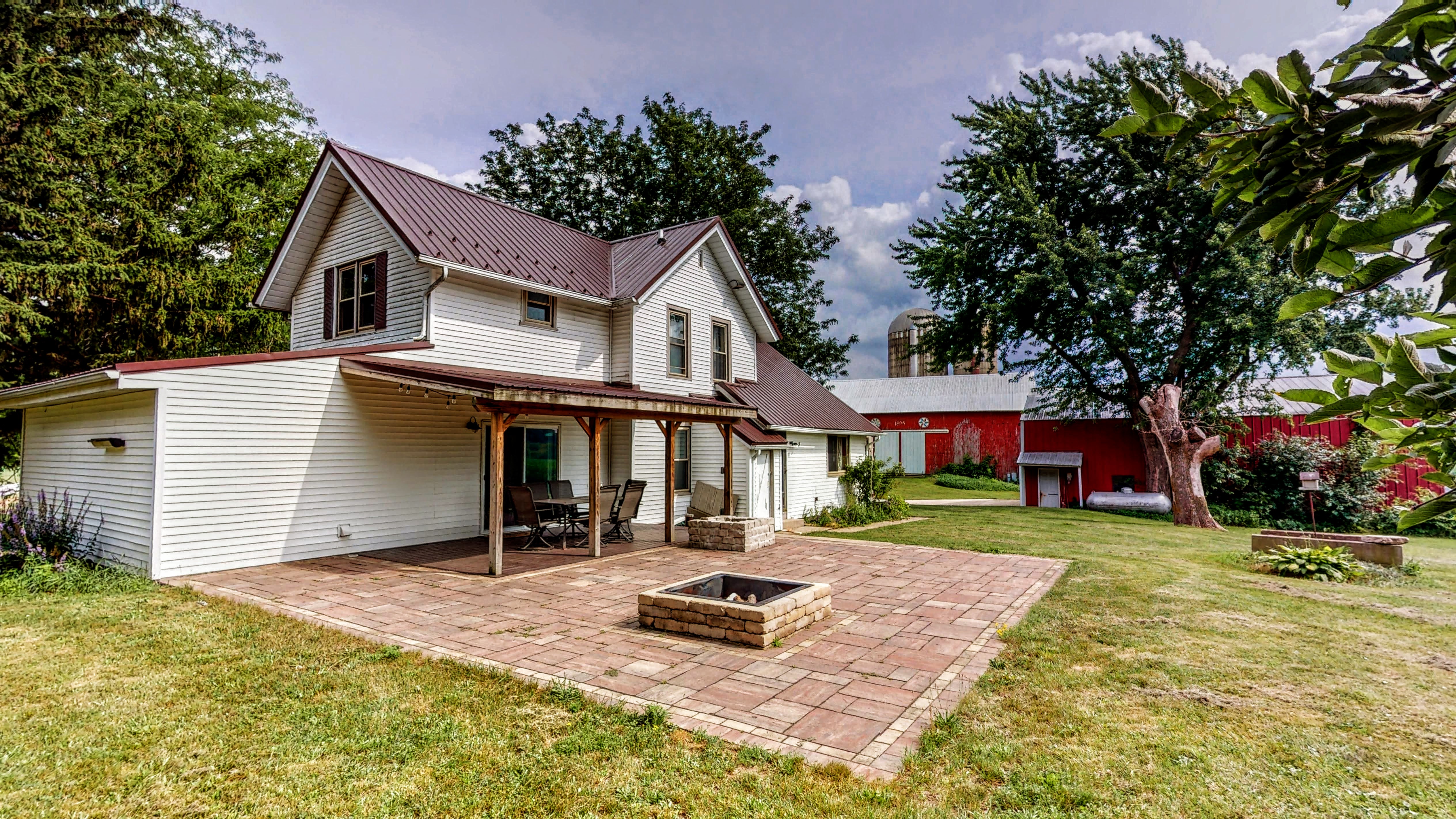 Milford, Wisconsin, 53551, United States, 4 Bedrooms Bedrooms, ,2 BathroomsBathrooms,Residential,For Sale,1889532