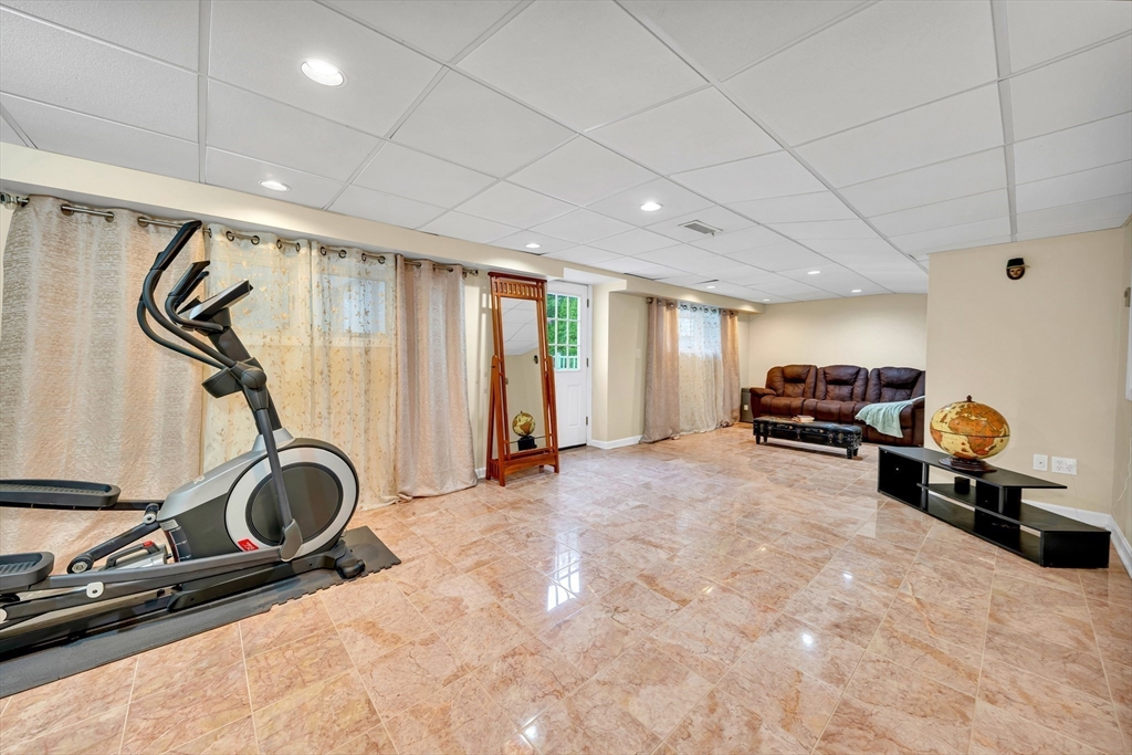 Mansfield, Massachusetts, 02048, United States, 4 Bedrooms Bedrooms, ,3 BathroomsBathrooms,Residential,For Sale,2001222