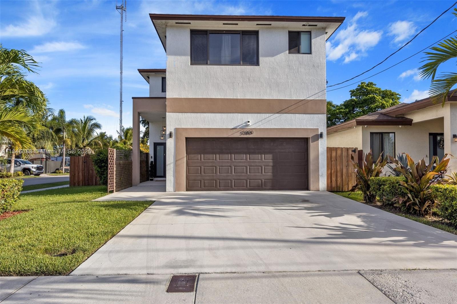 West Park, Florida, 33023, United States, 5 Bedrooms Bedrooms, ,4 BathroomsBathrooms,Residential,For Sale,1907541