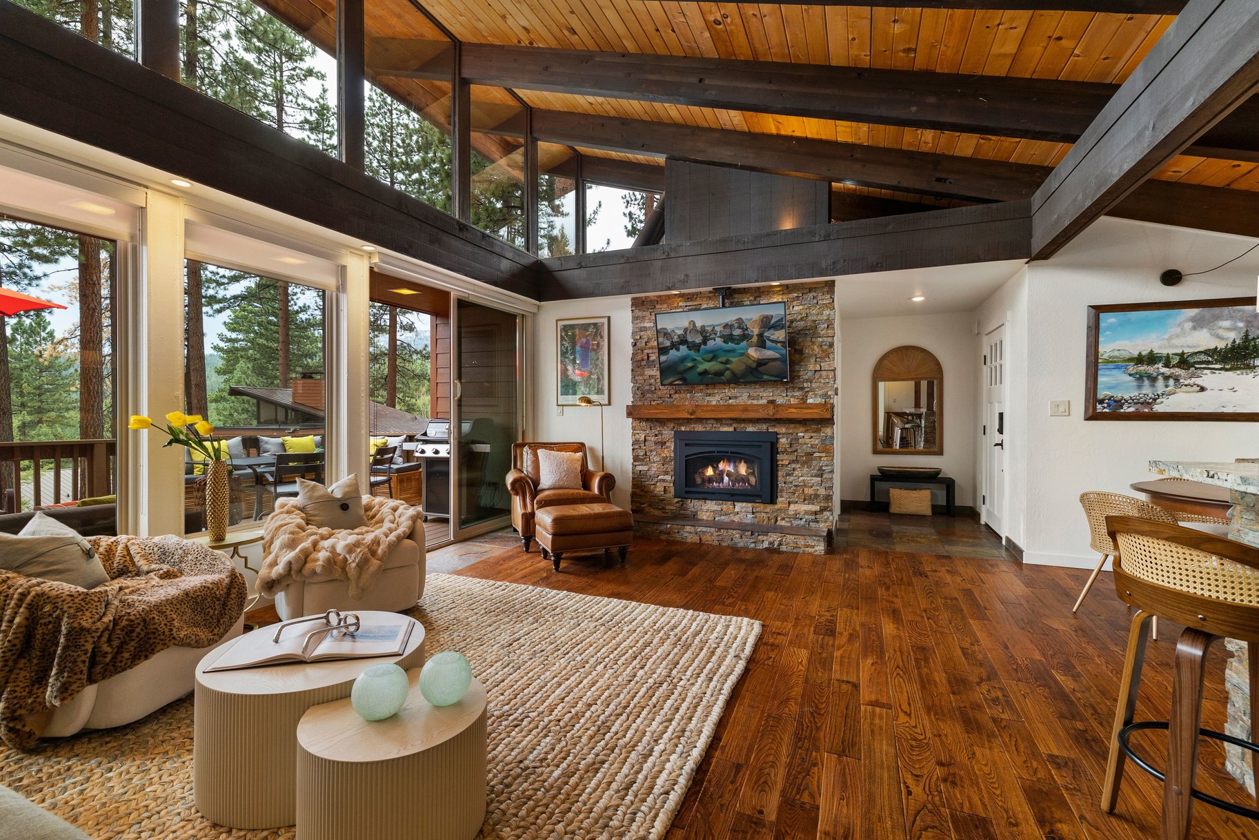 Sun-Filled Home in Incline Pines - 物件實景