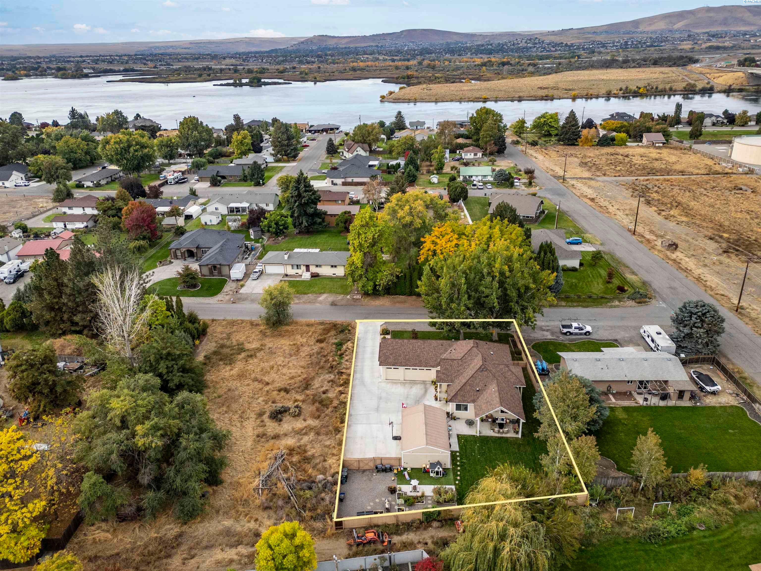 Pasco, Washington, 99301, United States, 3 Bedrooms Bedrooms, ,3 BathroomsBathrooms,Residential,For Sale,1981620