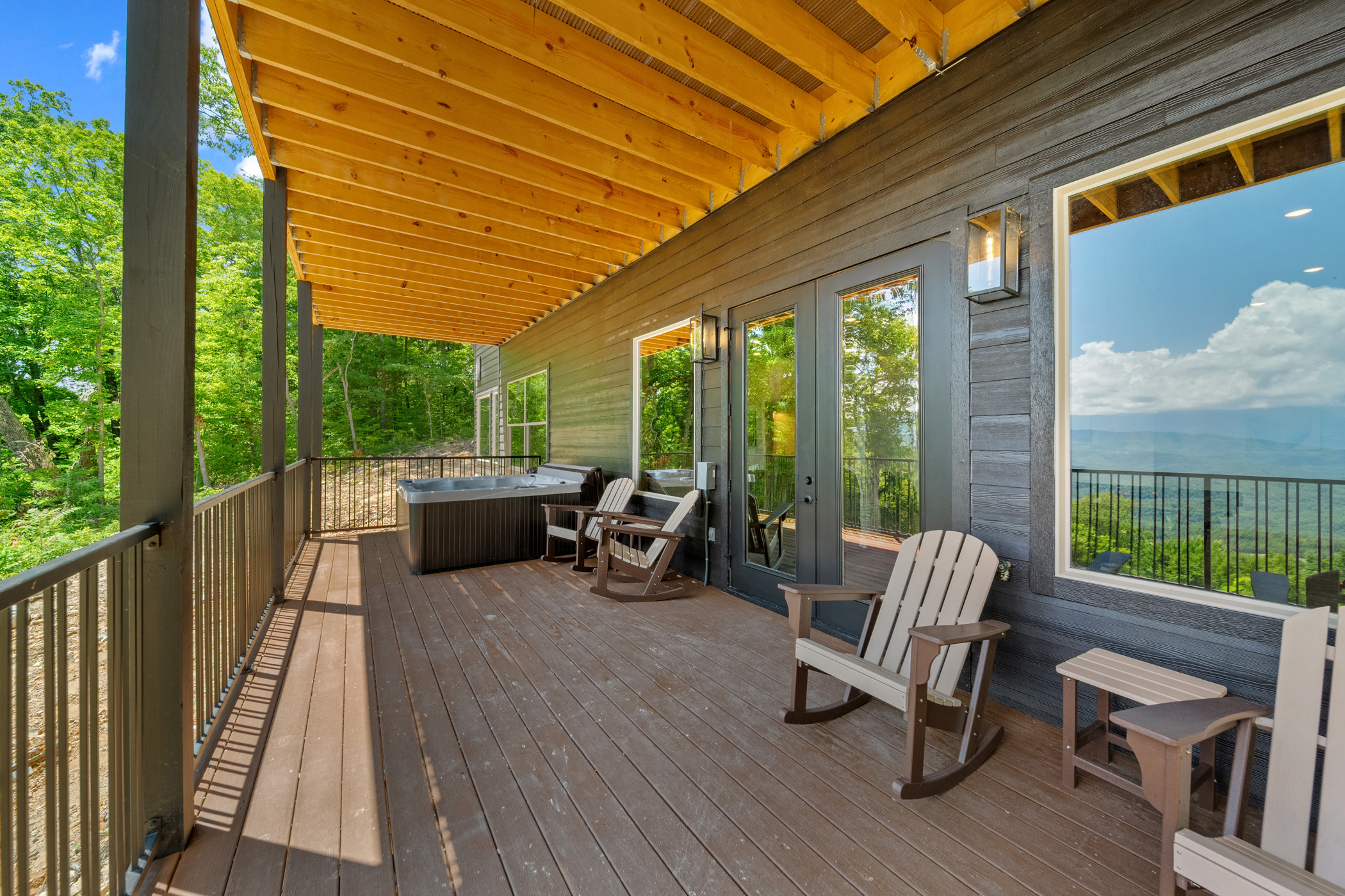 Sevierville, Tennessee, 37862, United States, 5 Bedrooms Bedrooms, ,6 BathroomsBathrooms,Residential,For Sale,1914652