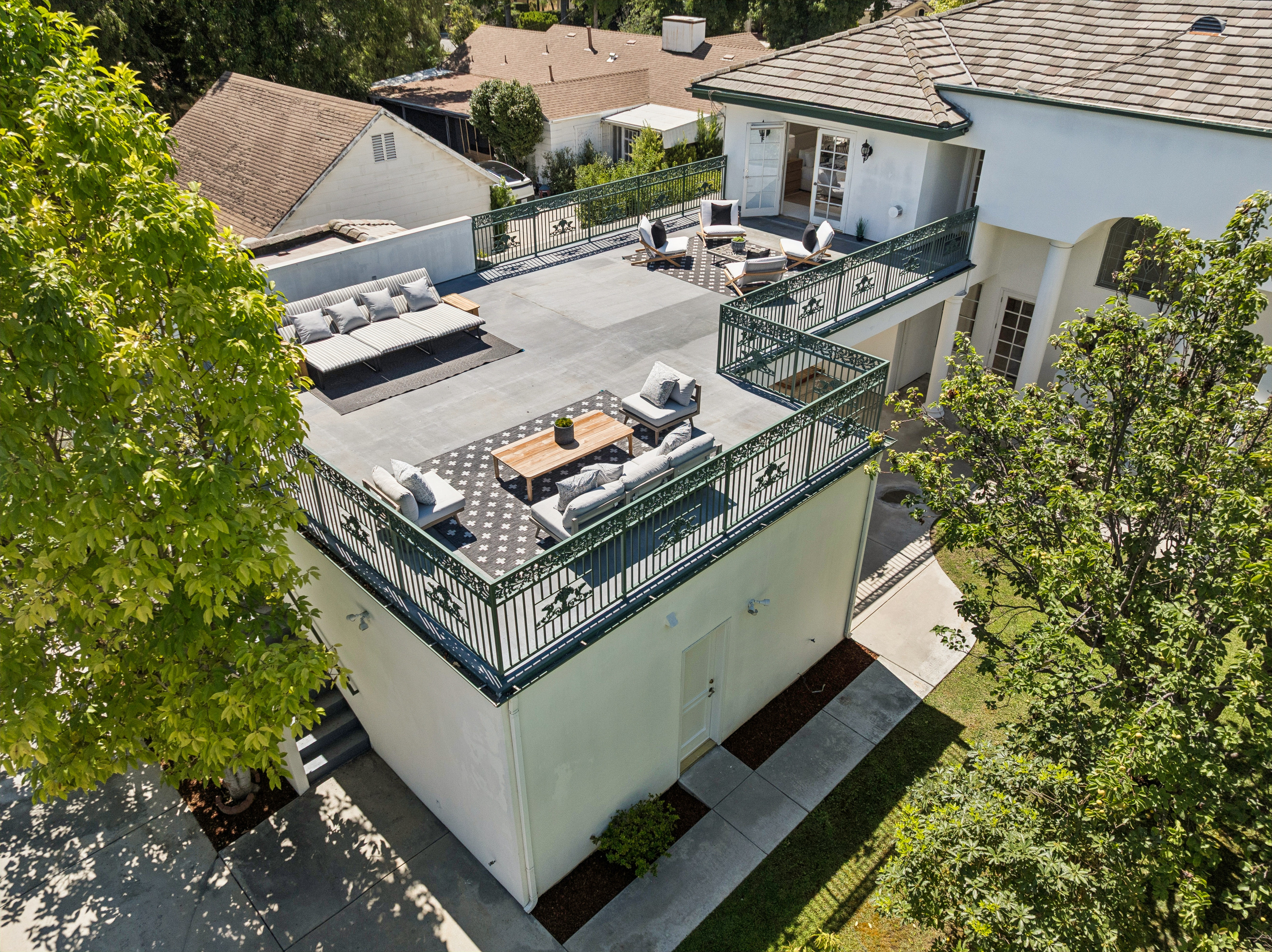  515 West Le Roy Avenue - 物件實景