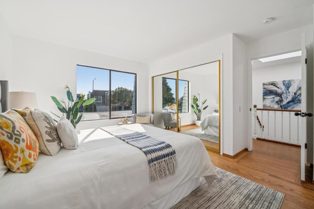 San Francisco, California, 94131, United States, 3 Bedrooms Bedrooms, ,3 BathroomsBathrooms,Residential,For Sale,1974039