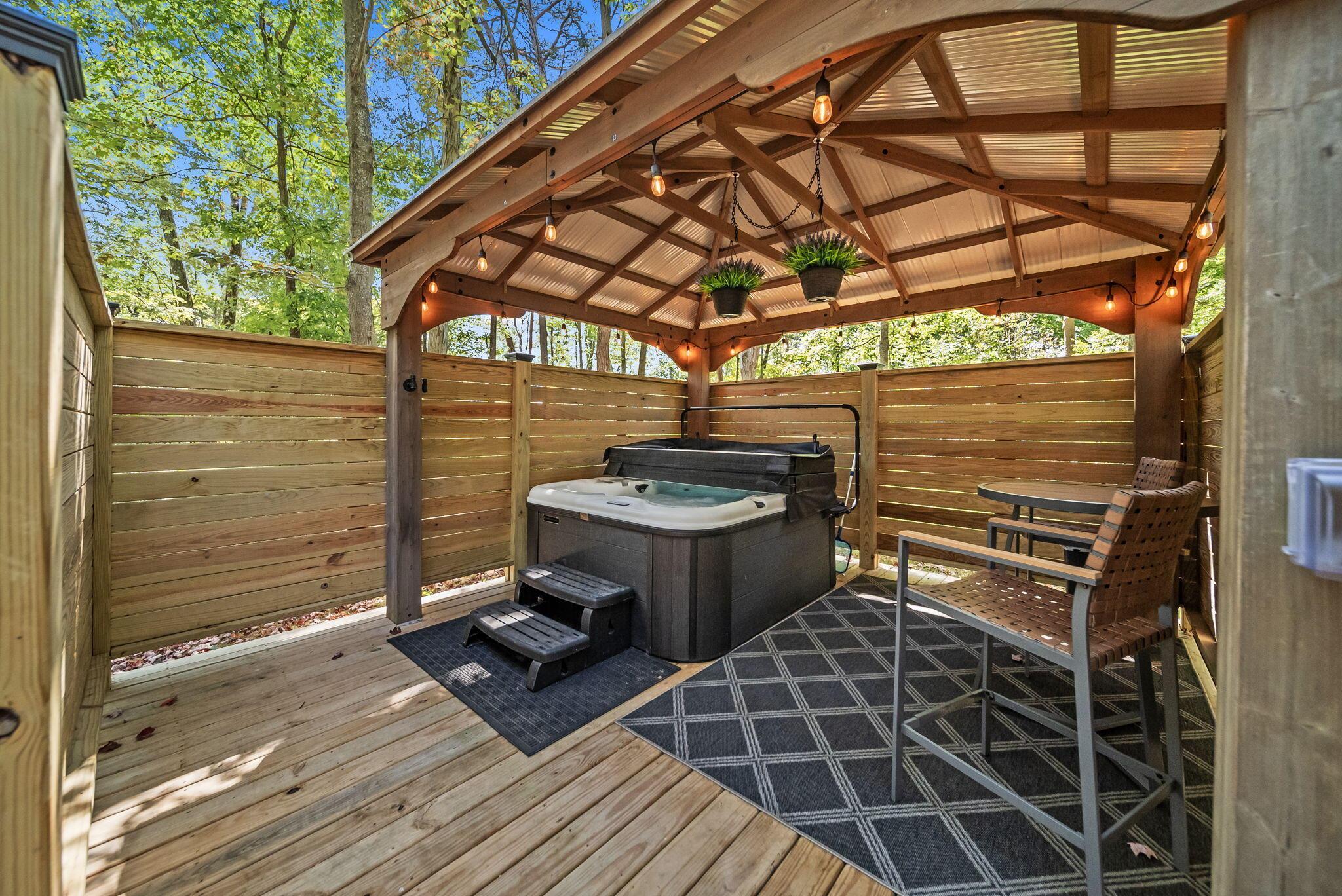 Rockbridge, Ohio, 43149, United States, 4 Bedrooms Bedrooms, ,3 BathroomsBathrooms,Residential,For Sale,1947972