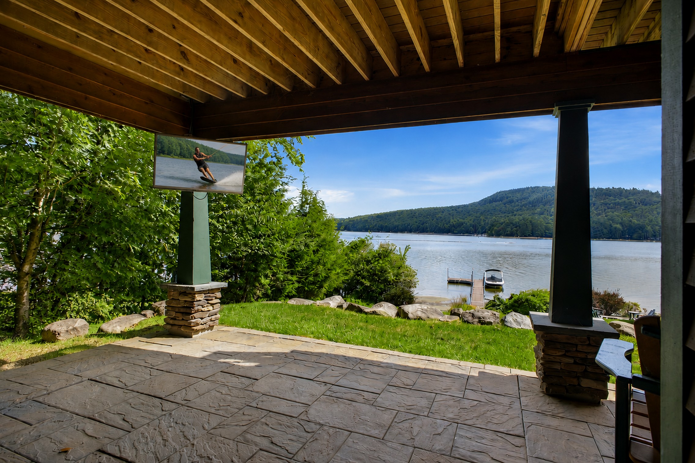  64 Pointe Drive, Schroon Lake, NY, 12870 - 物件實景