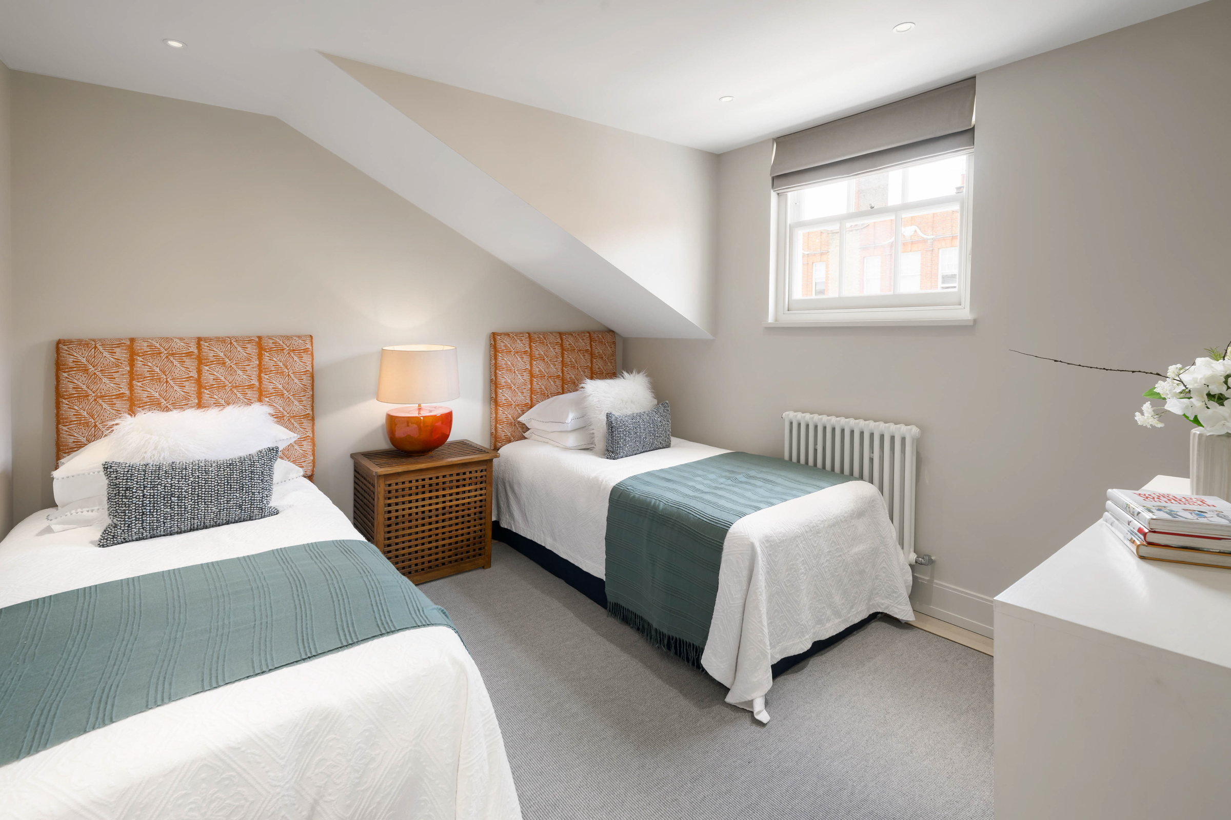  A Beautiful Family Home in Kensington with Off-Steet Parking - 物件實景