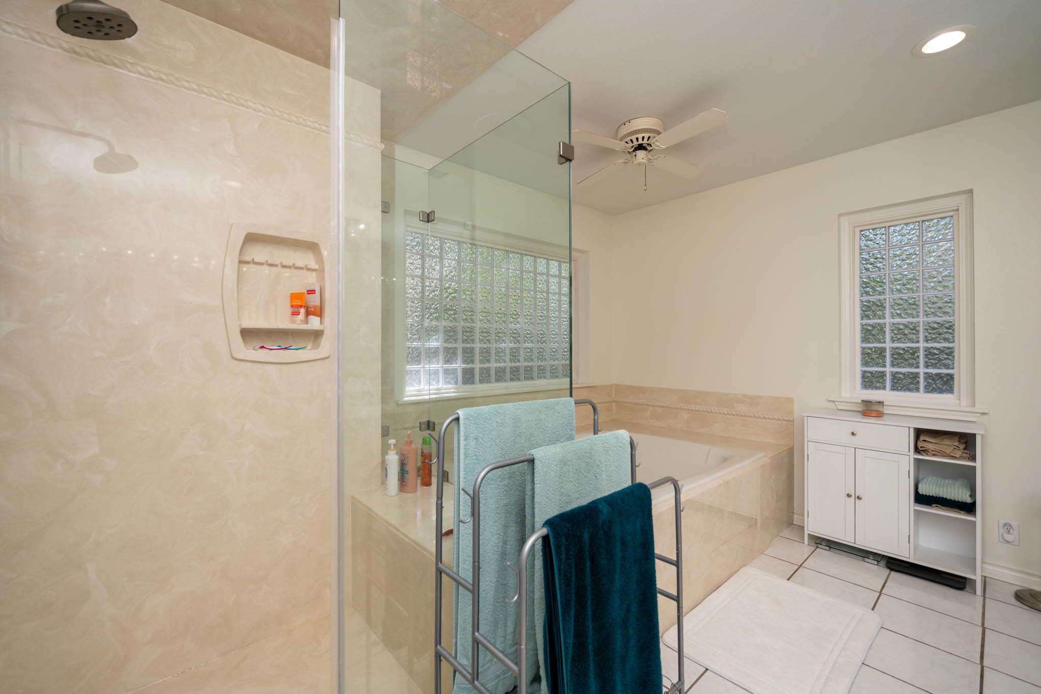 Rusk, Texas, 75785, United States, 4 Bedrooms Bedrooms, ,4 BathroomsBathrooms,Residential,For Sale,1930164