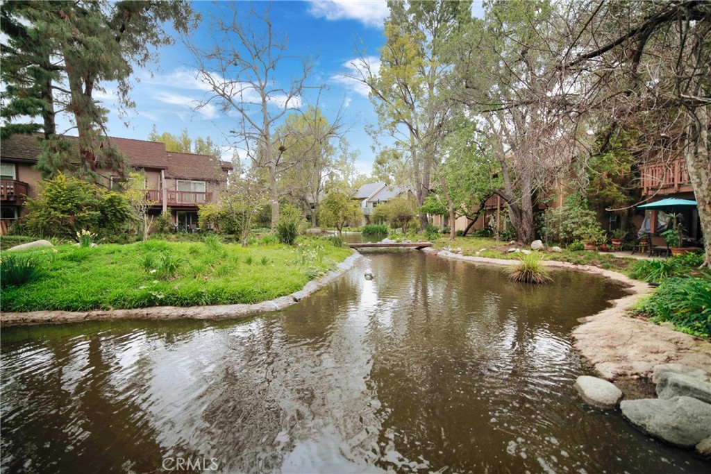 Canoga Park, California, 91303, United States, 2 Bedrooms Bedrooms, ,1 BathroomBathrooms,Residential,For Sale,1995813