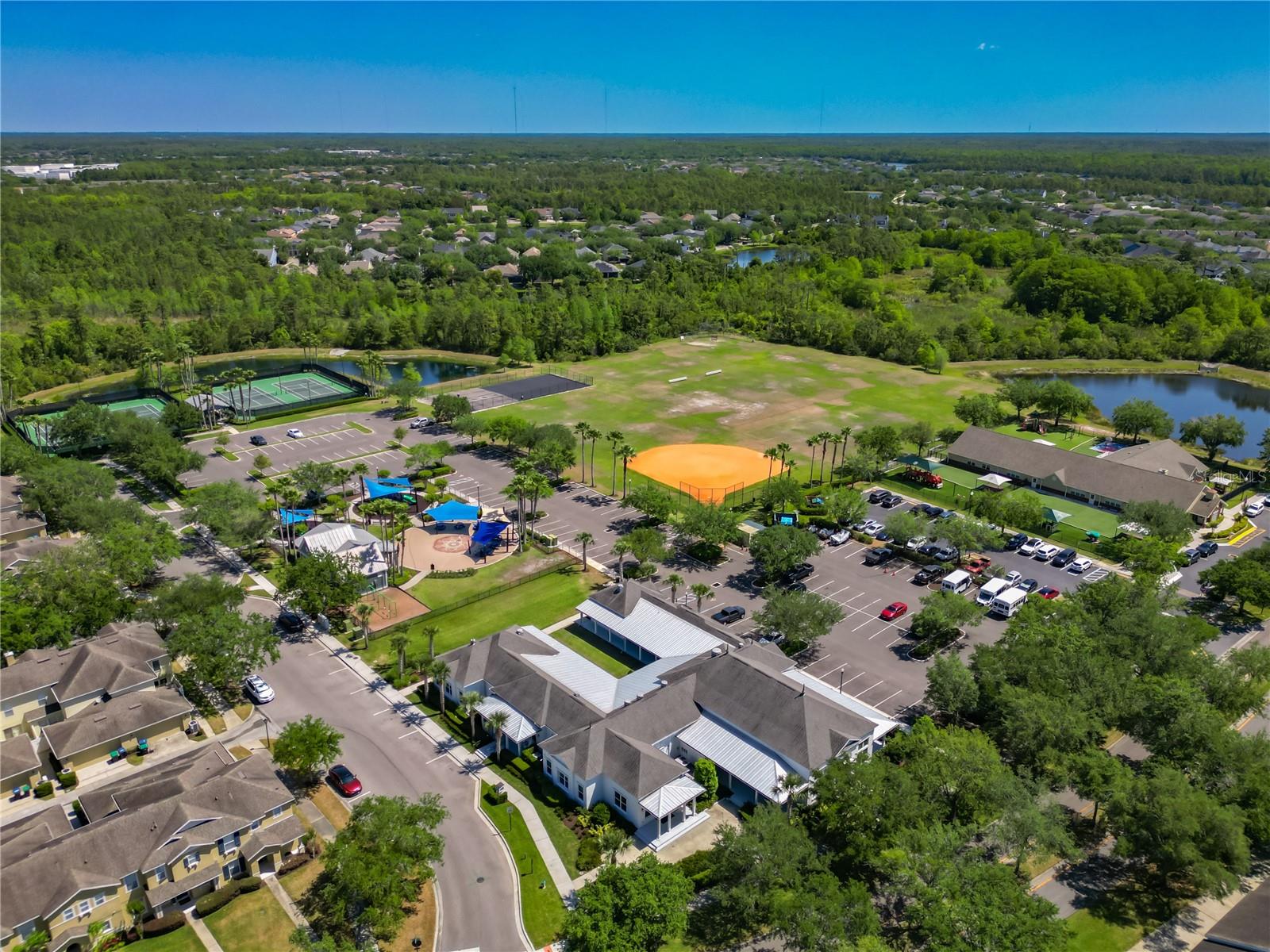 ORLANDO, Florida, 32828, United States, 5 Bedrooms Bedrooms, ,3 BathroomsBathrooms,Residential,For Sale,1923242