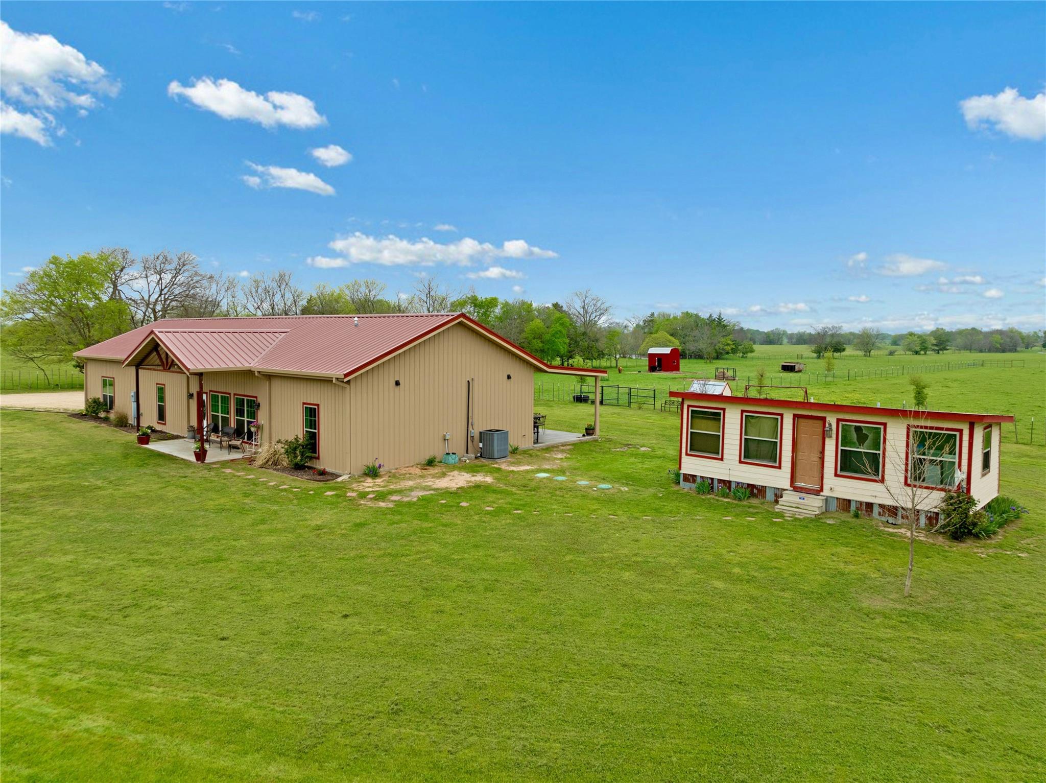 Honey Grove, Texas, 75446, United States, 3 Bedrooms Bedrooms, ,3 BathroomsBathrooms,Residential,For Sale,1937107