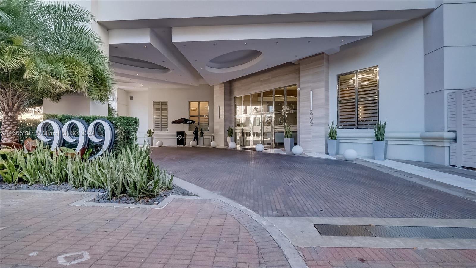 999 SW 1st Ave Unit 1807, Miami, Florida, 33130, United States, 2 Bedrooms Bedrooms, ,2 BathroomsBathrooms,Residential,For Sale,999 SW 1st Ave Unit 1807,1632303
