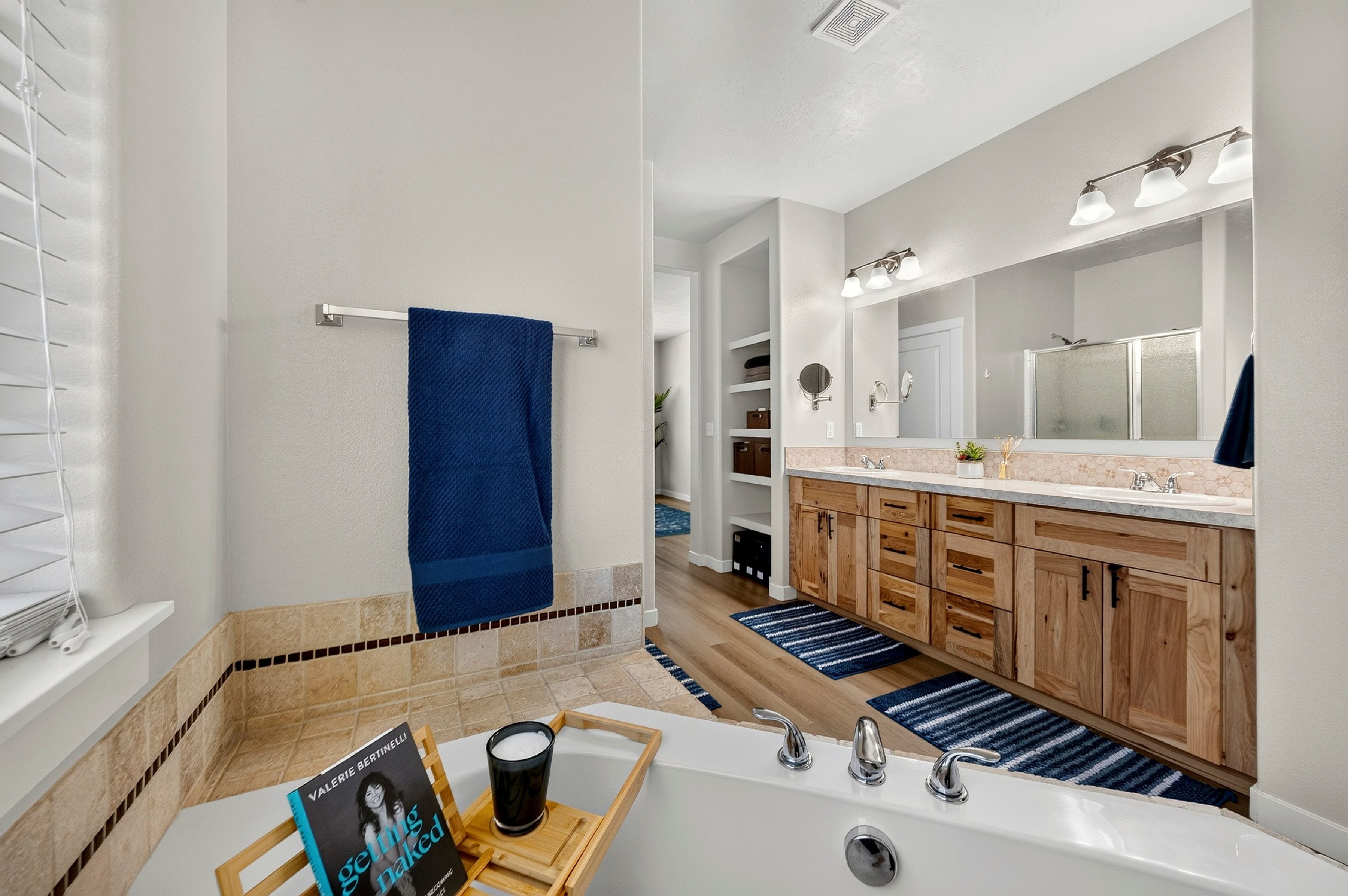  Private, Spacious and Exceptionally Located - 物件實景