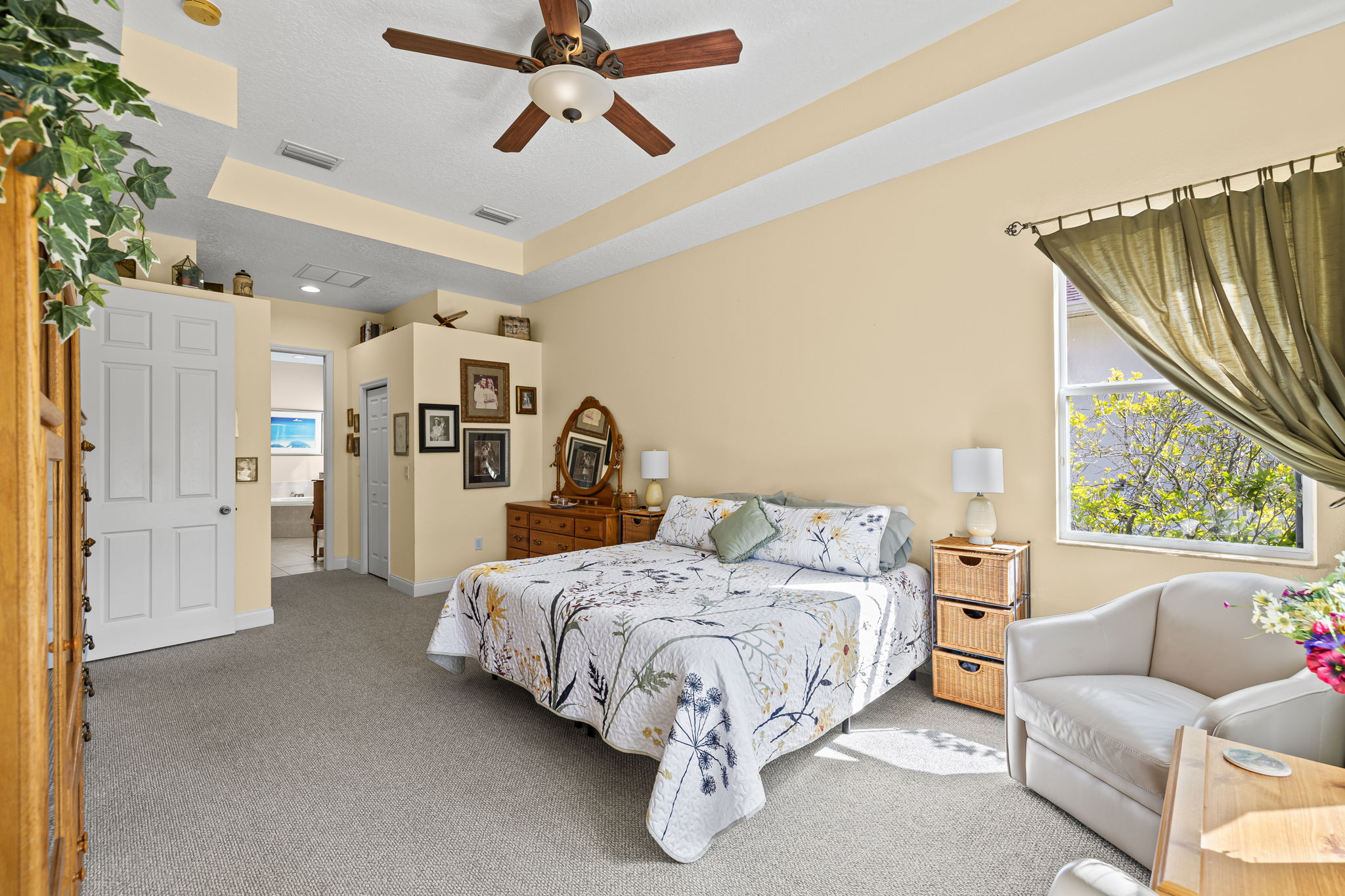 Land O Lakes, Florida, 34638, United States, 4 Bedrooms Bedrooms, ,4 BathroomsBathrooms,Residential,For Sale,1973686