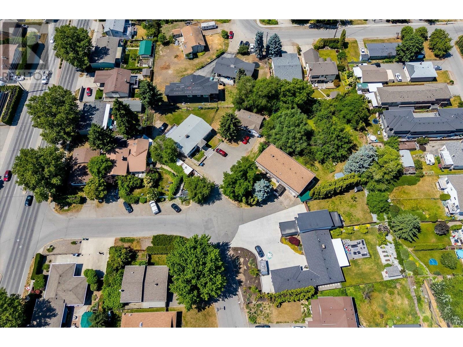 KELOWNA, British Columbia, V1Y 8H7, CA, 3 Bedrooms Bedrooms, ,1 BathroomBathrooms,Residential,For Sale,1961184