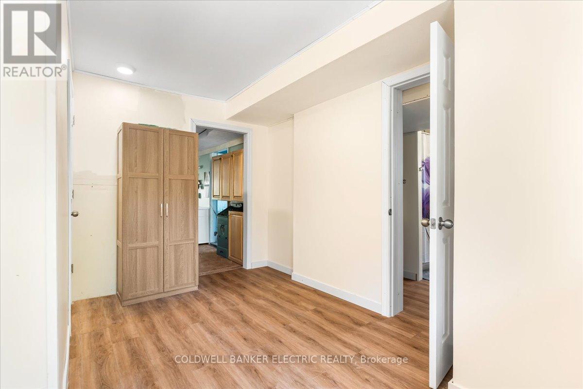 PRINCE EDWARD COUNTY (AMELIASBURG WARD), Ontario, K0K 1A0, CA, 5 Bedrooms Bedrooms, ,2 BathroomsBathrooms,Residential,For Sale,1867641