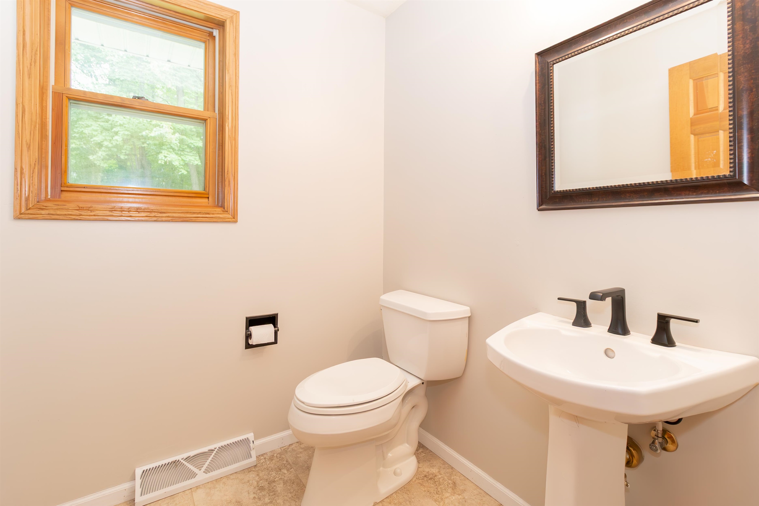 WAUPACA, Wisconsin, 54981, United States, 4 Bedrooms Bedrooms, ,3 BathroomsBathrooms,Residential,For Sale,1913222