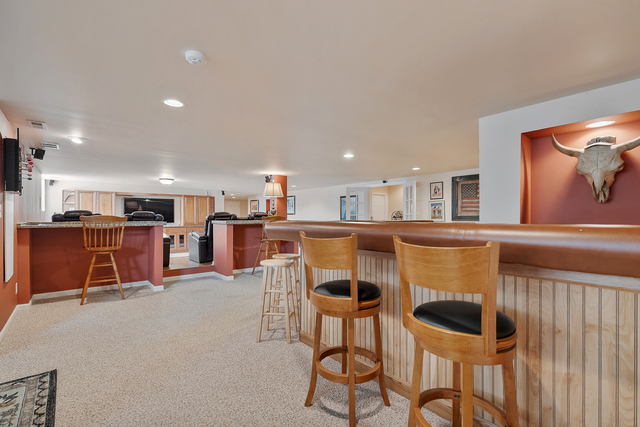 St Charles, Illinois, 60175, United States, 5 Bedrooms Bedrooms, ,3 BathroomsBathrooms,Residential,For Sale,1935414