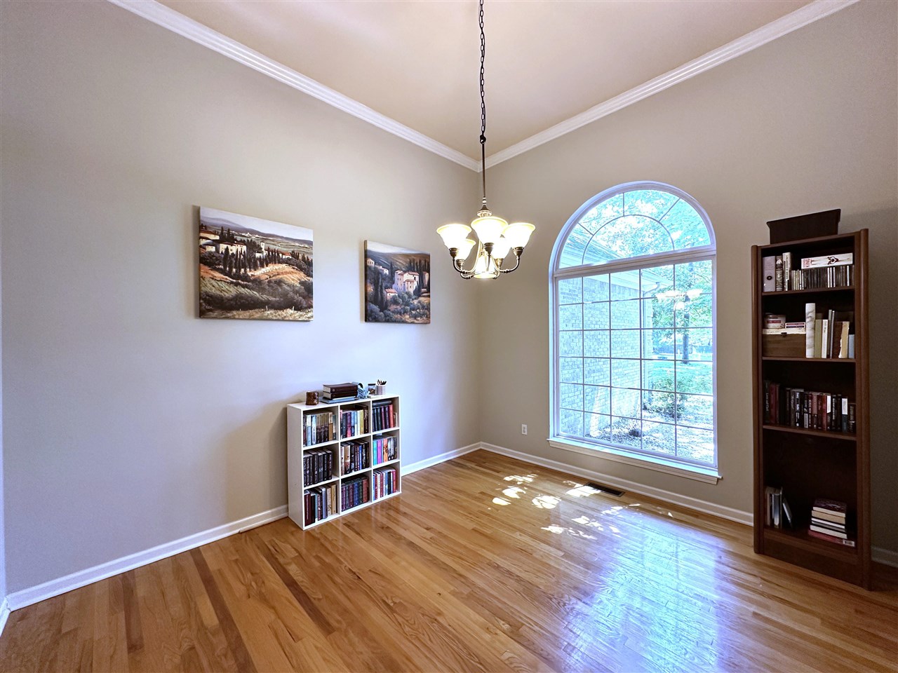 Bowling Green, Kentucky, 42104, United States, 5 Bedrooms Bedrooms, ,3 BathroomsBathrooms,Residential,For Sale,1907465