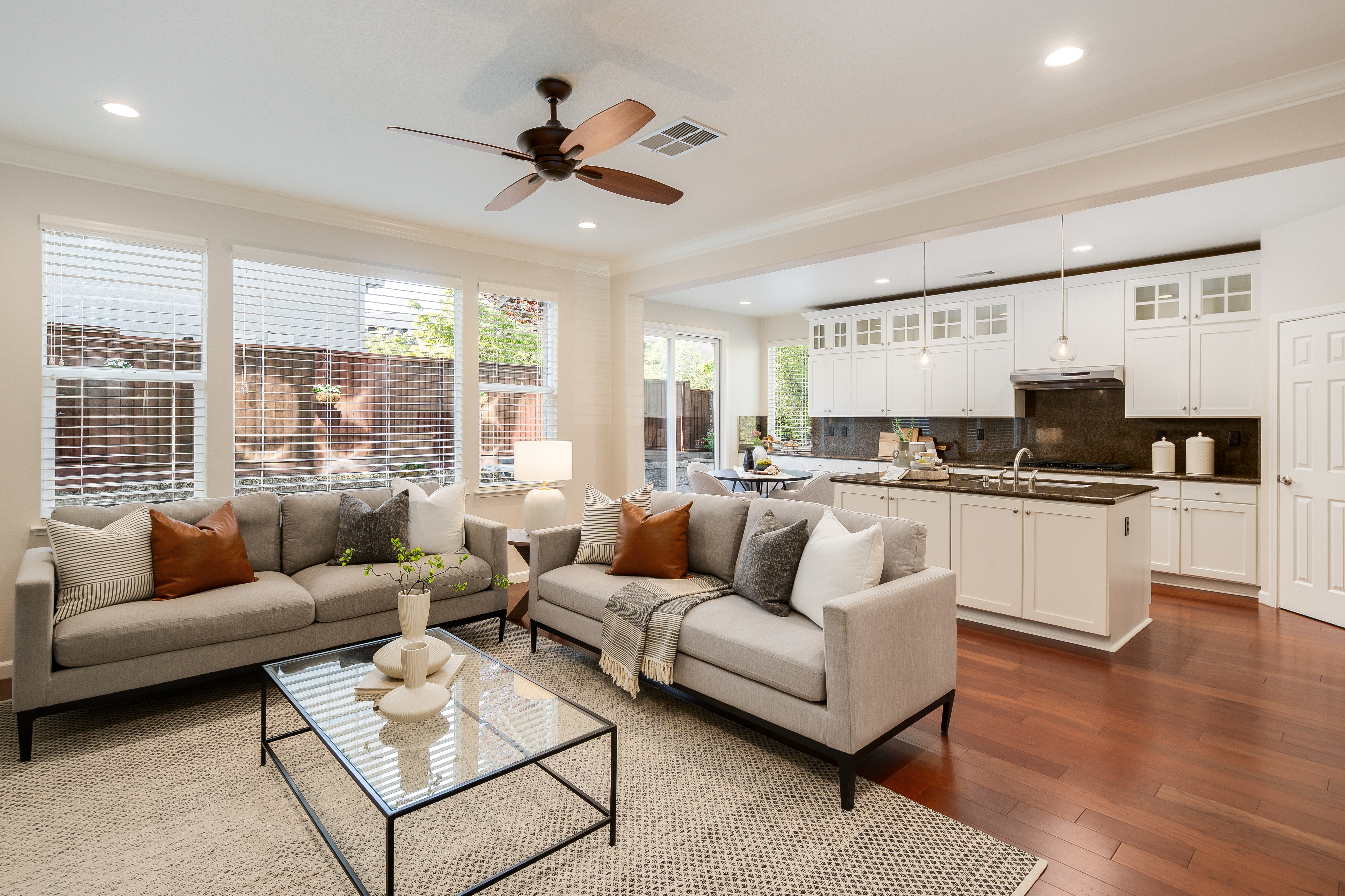  Monterosso Elegance on a Premier Corner Lot - 物件實景