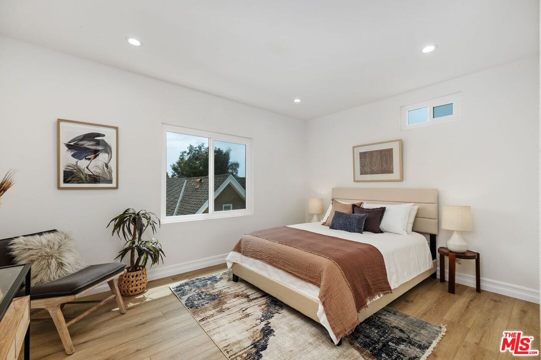 Los Angeles, California, 90004, United States, 4 Bedrooms Bedrooms, ,3 BathroomsBathrooms,Residential,For Sale,1785182