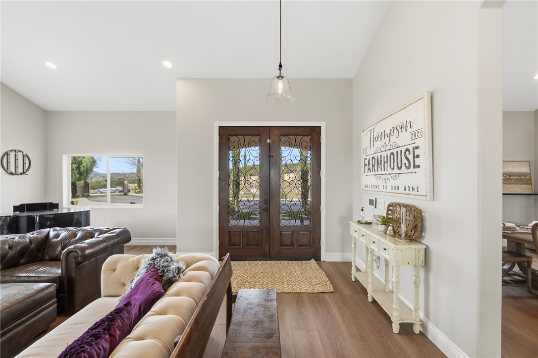 Temecula, California, 92592, United States, 5 Bedrooms Bedrooms, ,4 BathroomsBathrooms,Residential,For Sale,2021827