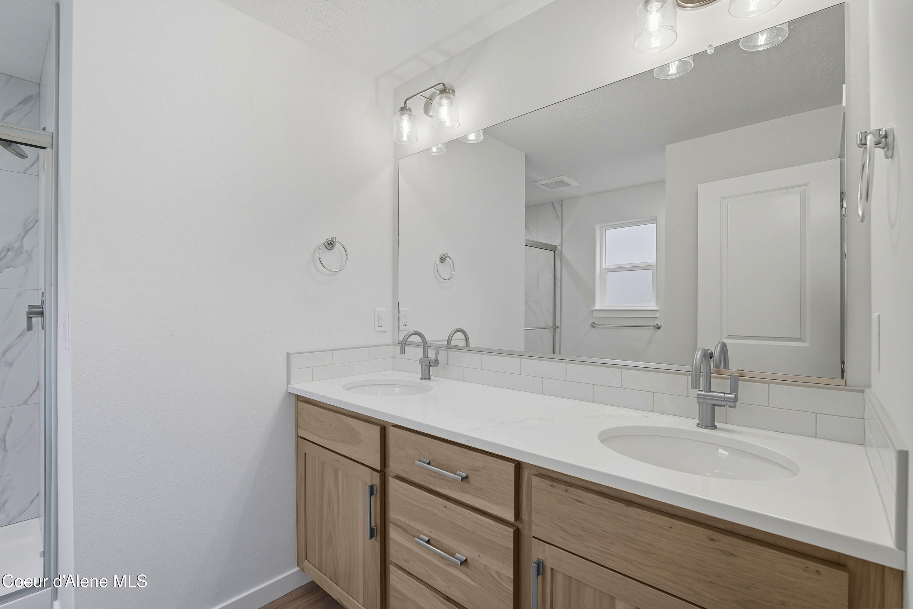 Coeur D'alene, Idaho, 83815, United States, 3 Bedrooms Bedrooms, ,Residential,For Sale,1957513