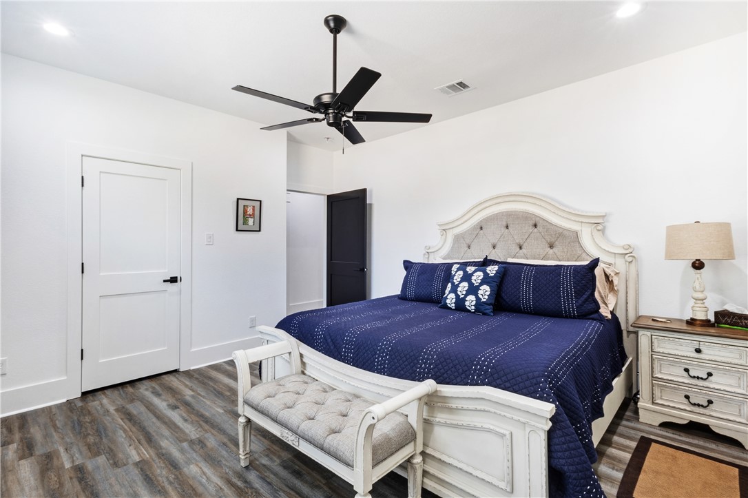 North Zulch, Texas, 77872, United States, 3 Bedrooms Bedrooms, ,5 BathroomsBathrooms,Residential,For Sale,2035368