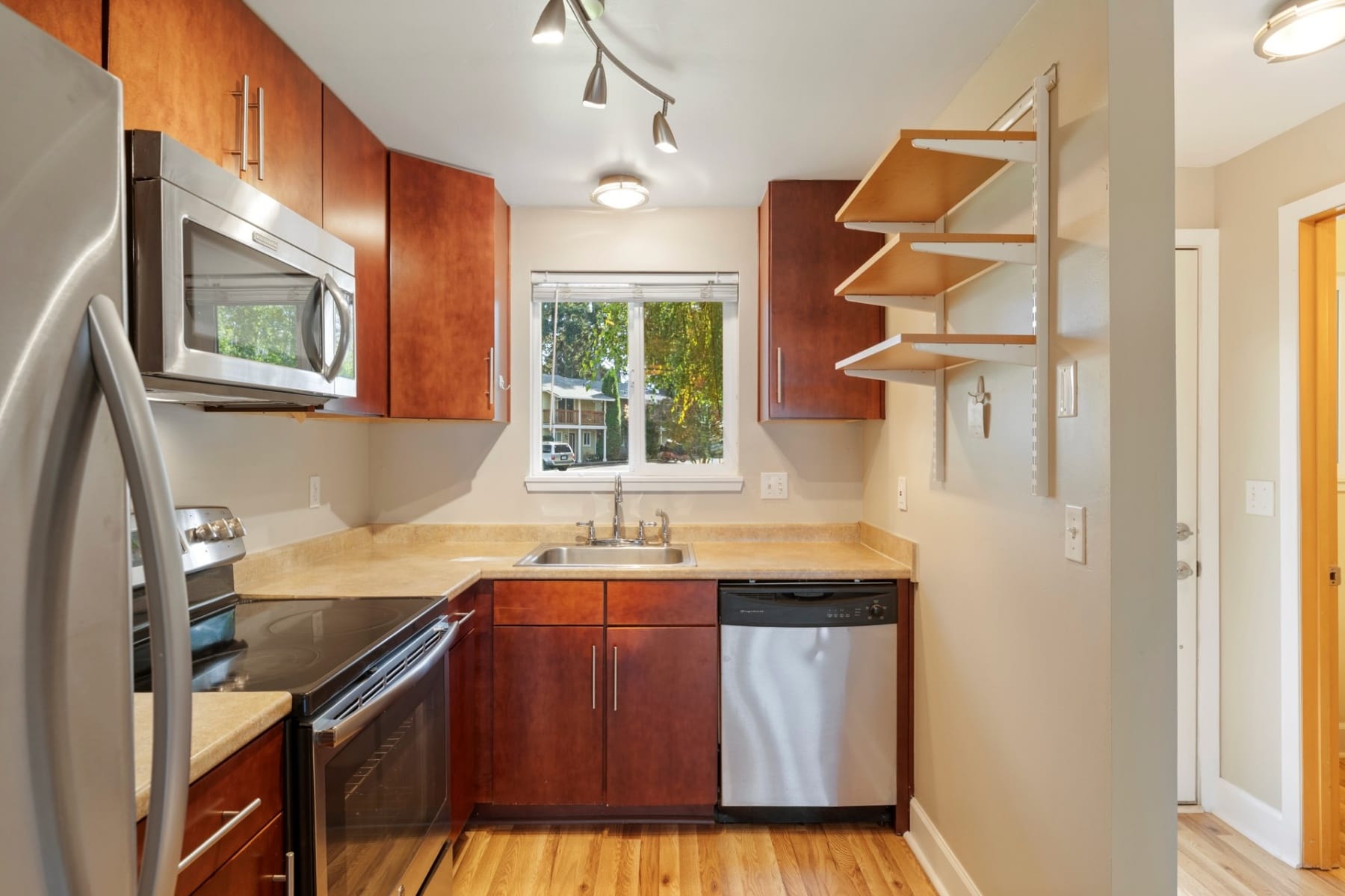  1706 AVALON WAY #6 Hood River, OR 97031 - 物件實景