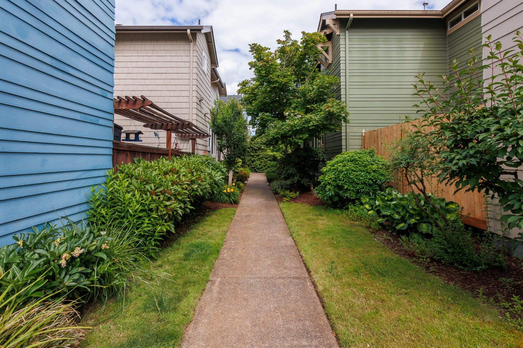  1653 RILEY LN Eugene, OR 97402 - 物件實景