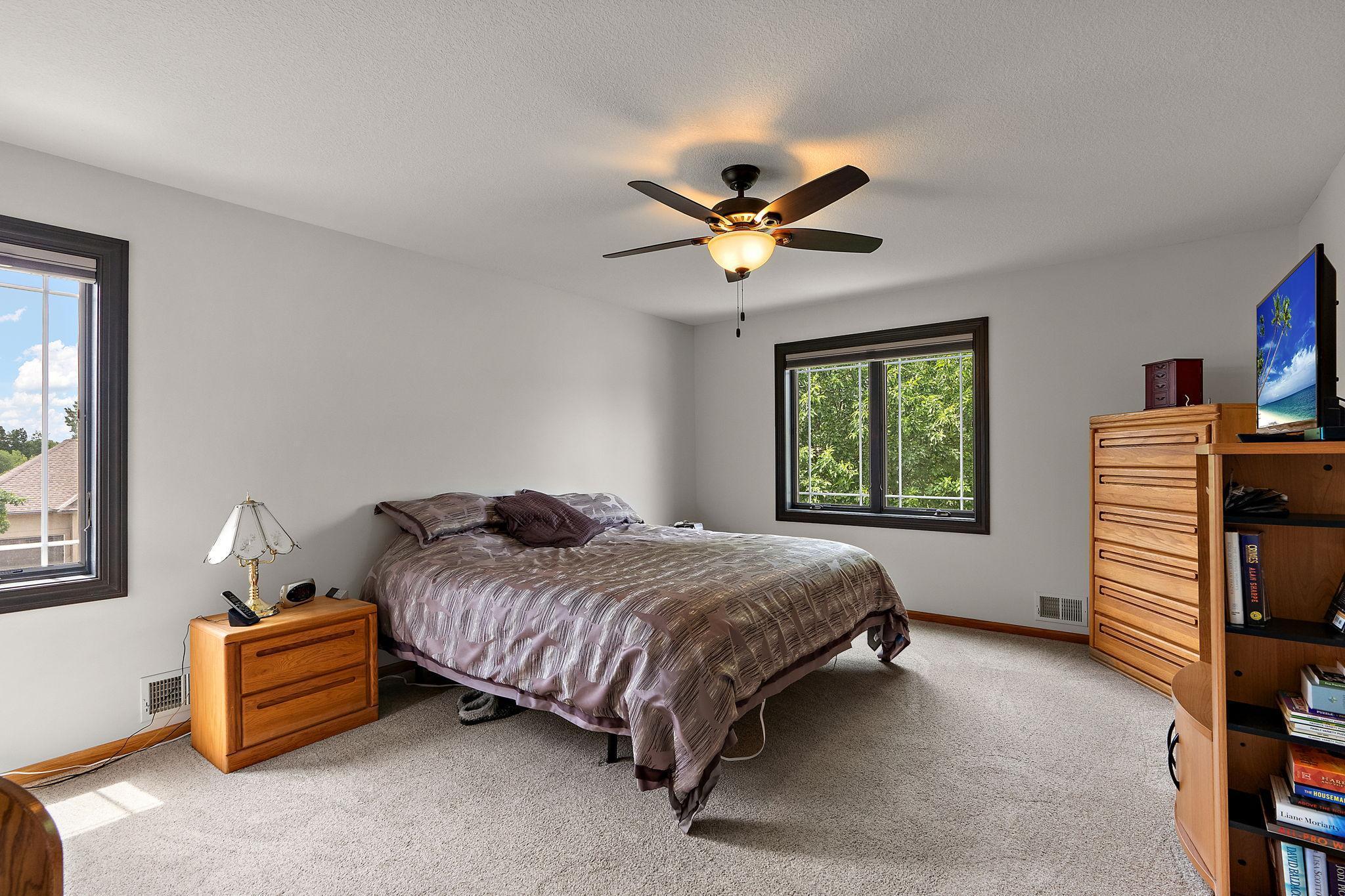Oakdale, Minnesota, 55128, United States, 4 Bedrooms Bedrooms, ,4 BathroomsBathrooms,Residential,For Sale,1879213